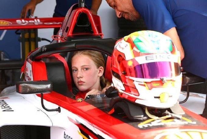 Piloto brasiliense está na final de seletiva da Ferrari