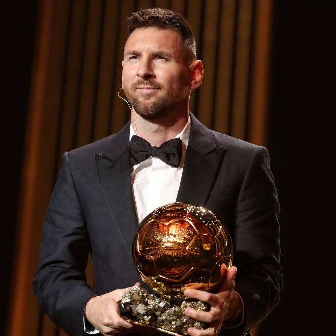 Messi conquista Bola de Ouro de melhor do mundo pela 8ª vez