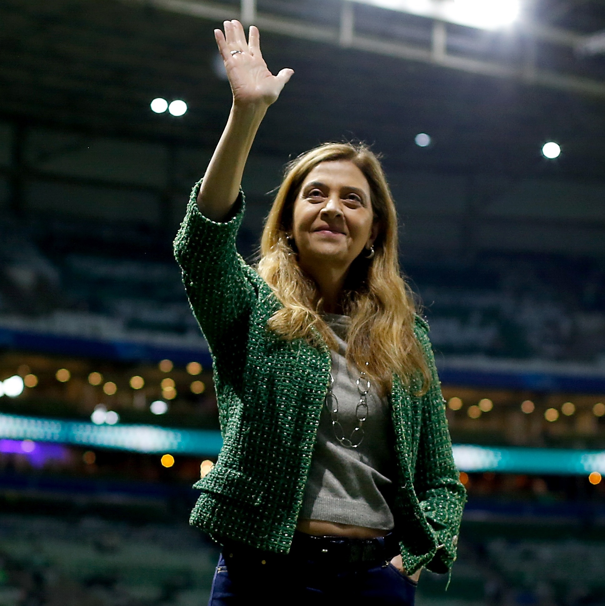 Leila Pereira Mostra Avi O Que Comprou Para Palmeiras Usar Em Viagens