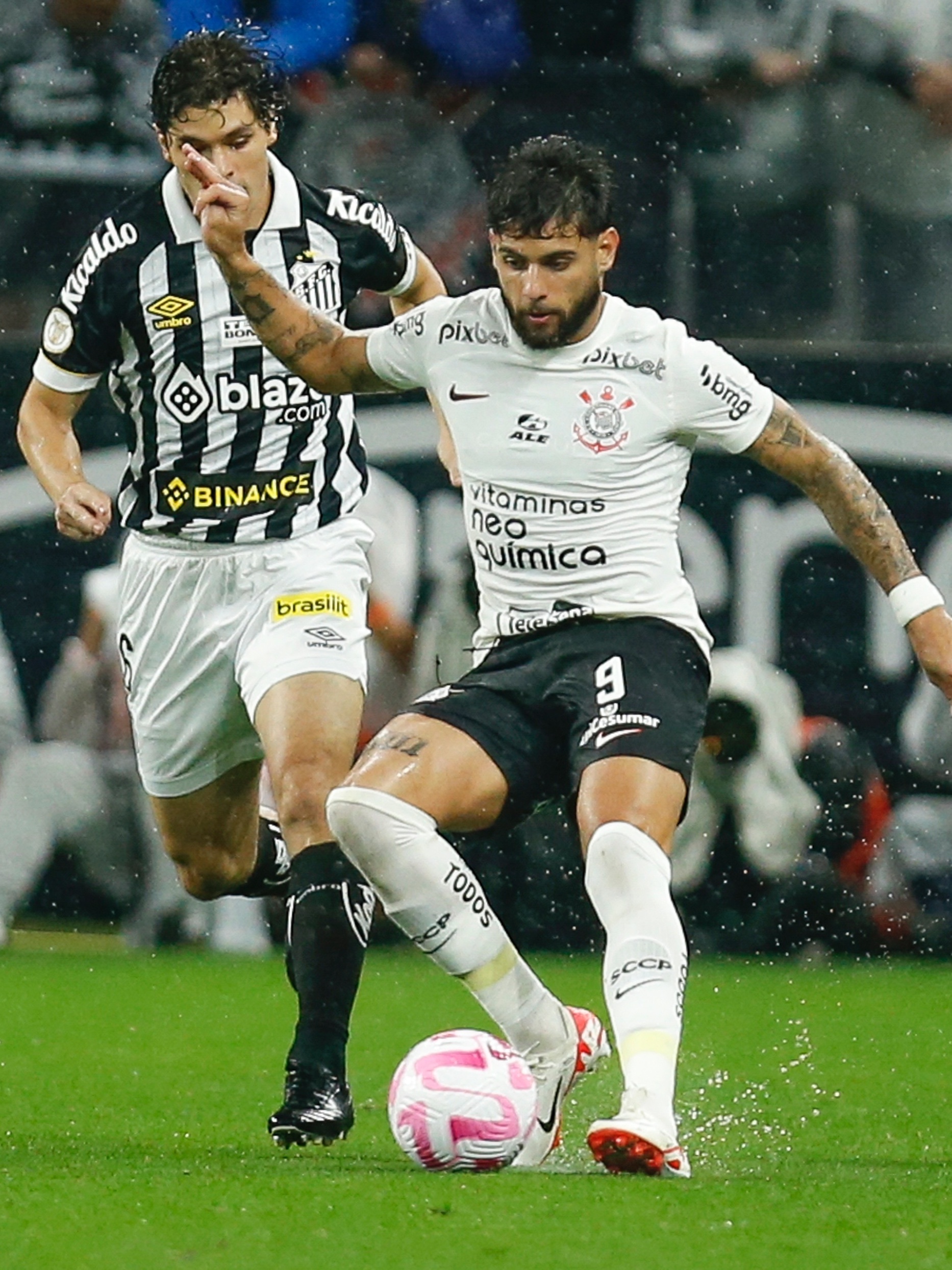 Santos busca empate com o Corinthians aos 53 minutos do segundo