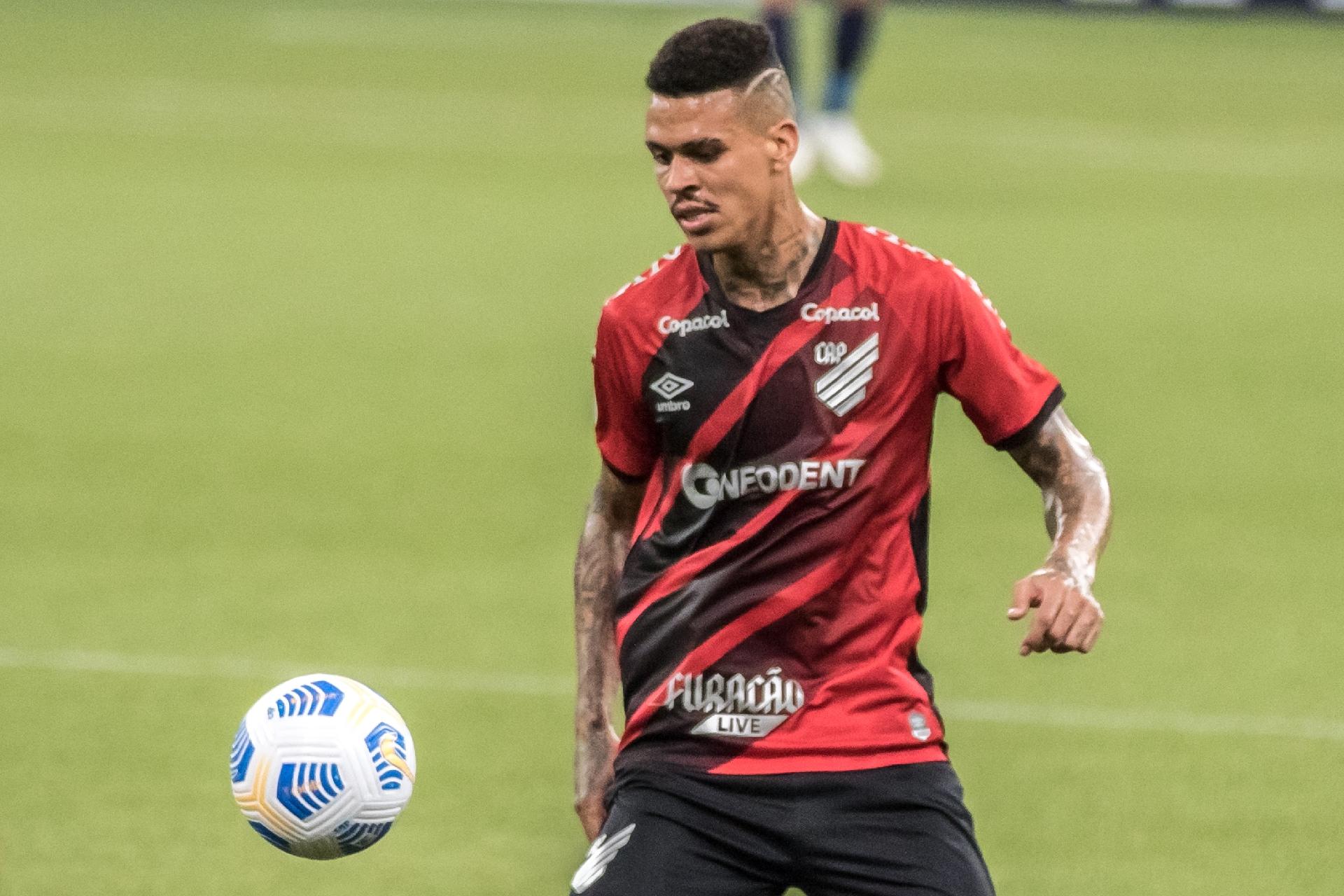 Corinthians investe R$21,9 milhões em Richard e Sornoza e libera dupla sem custos