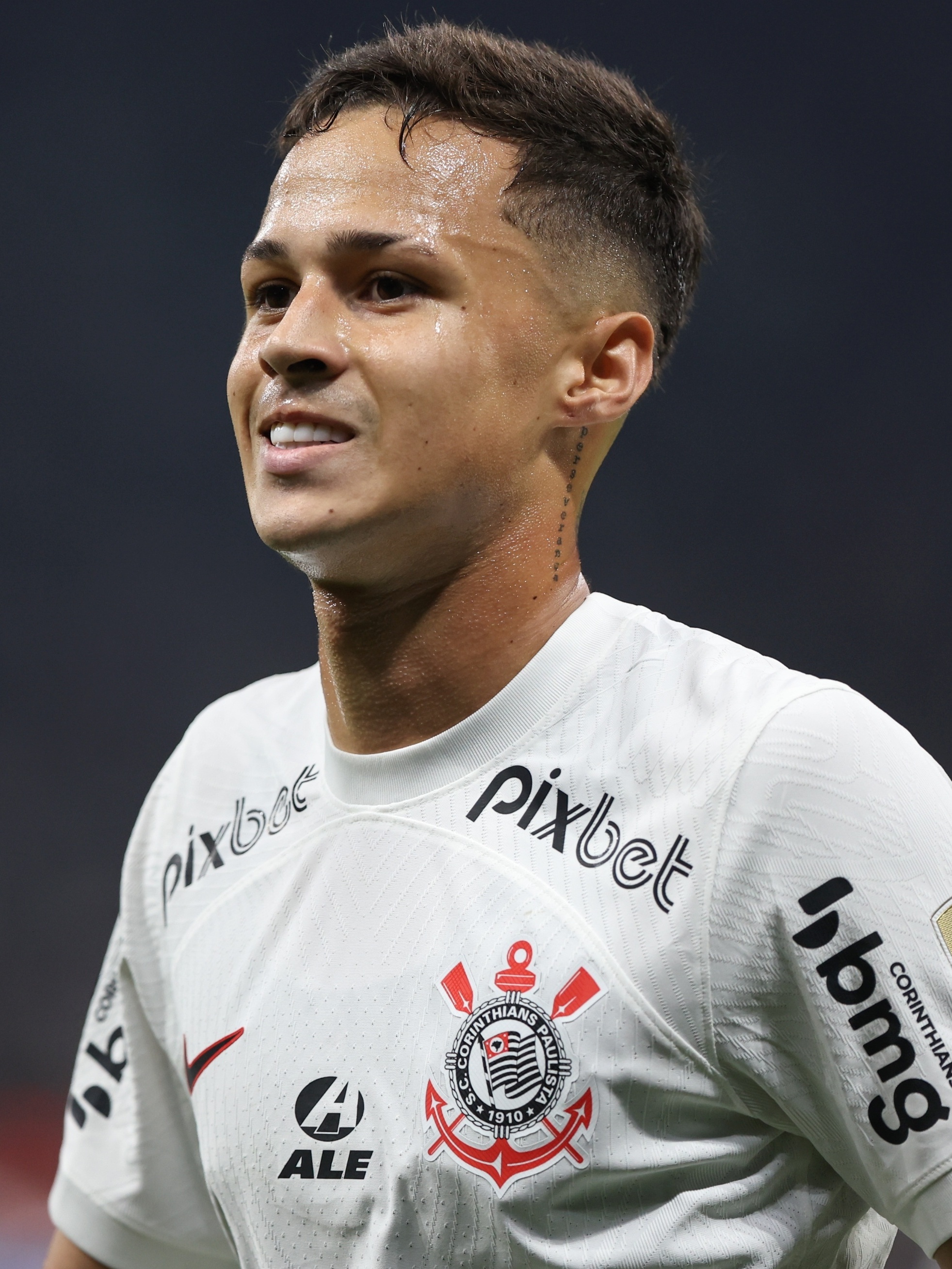 Matheus Araújo diz não pensar no profissional do Corinthians agora