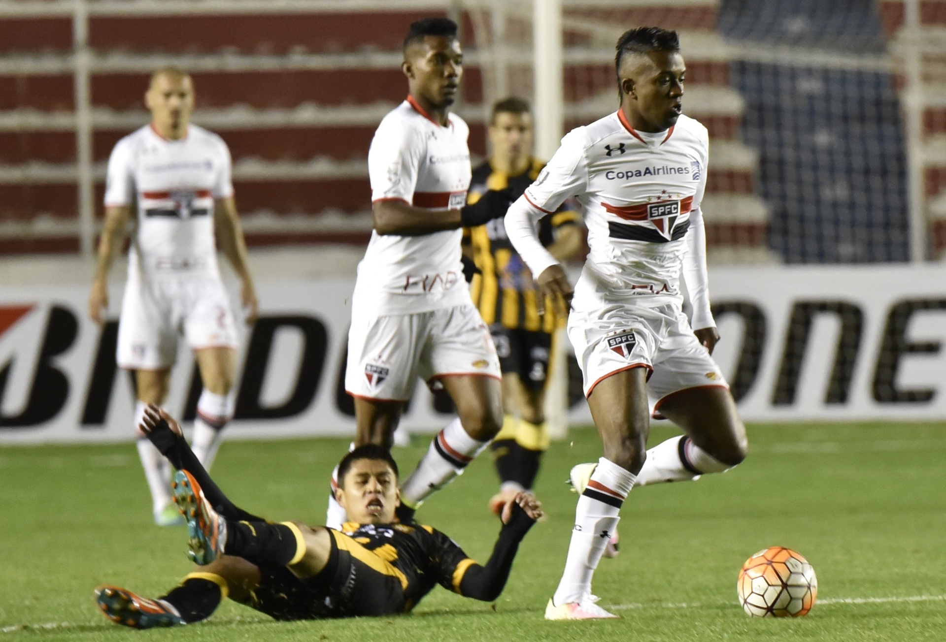 Fotos: Libertadores: The Strongest x São Paulo - 21/04/2016 - UOL Esporte