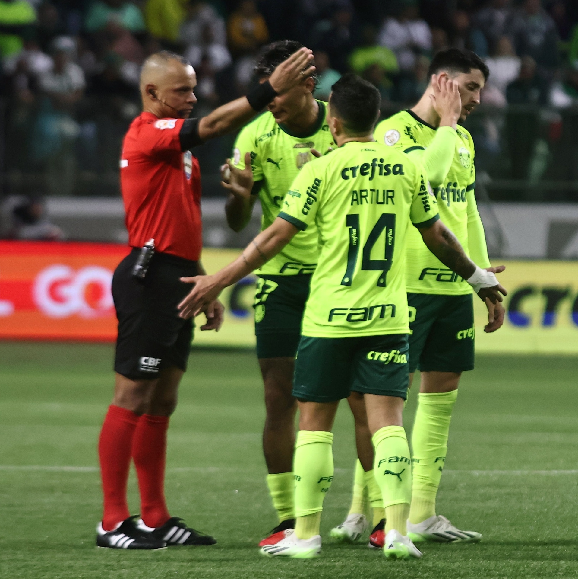 VAR: Vasco protesta contra gol anulado diante do Palmeiras; entenda o lance  - Placar - O futebol sem barreiras para você