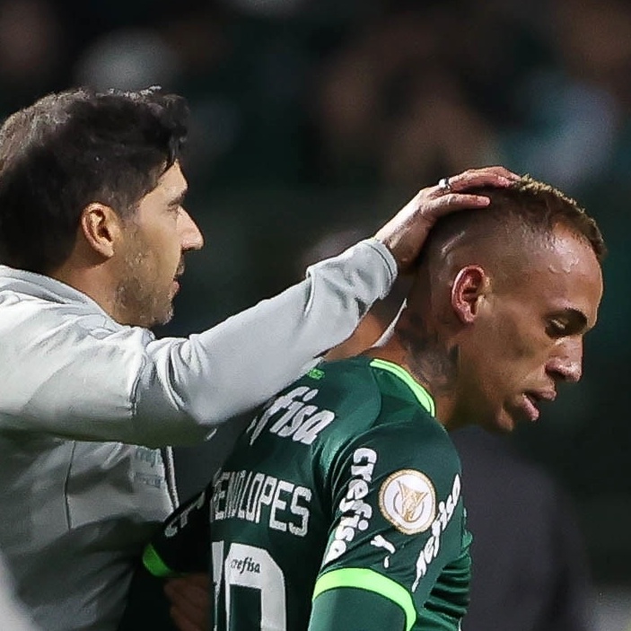 Titular em todos os jogos da reta final, Breno Lopes comemora bi do  Brasileirão pelo Palmeiras - VAVEL Brasil