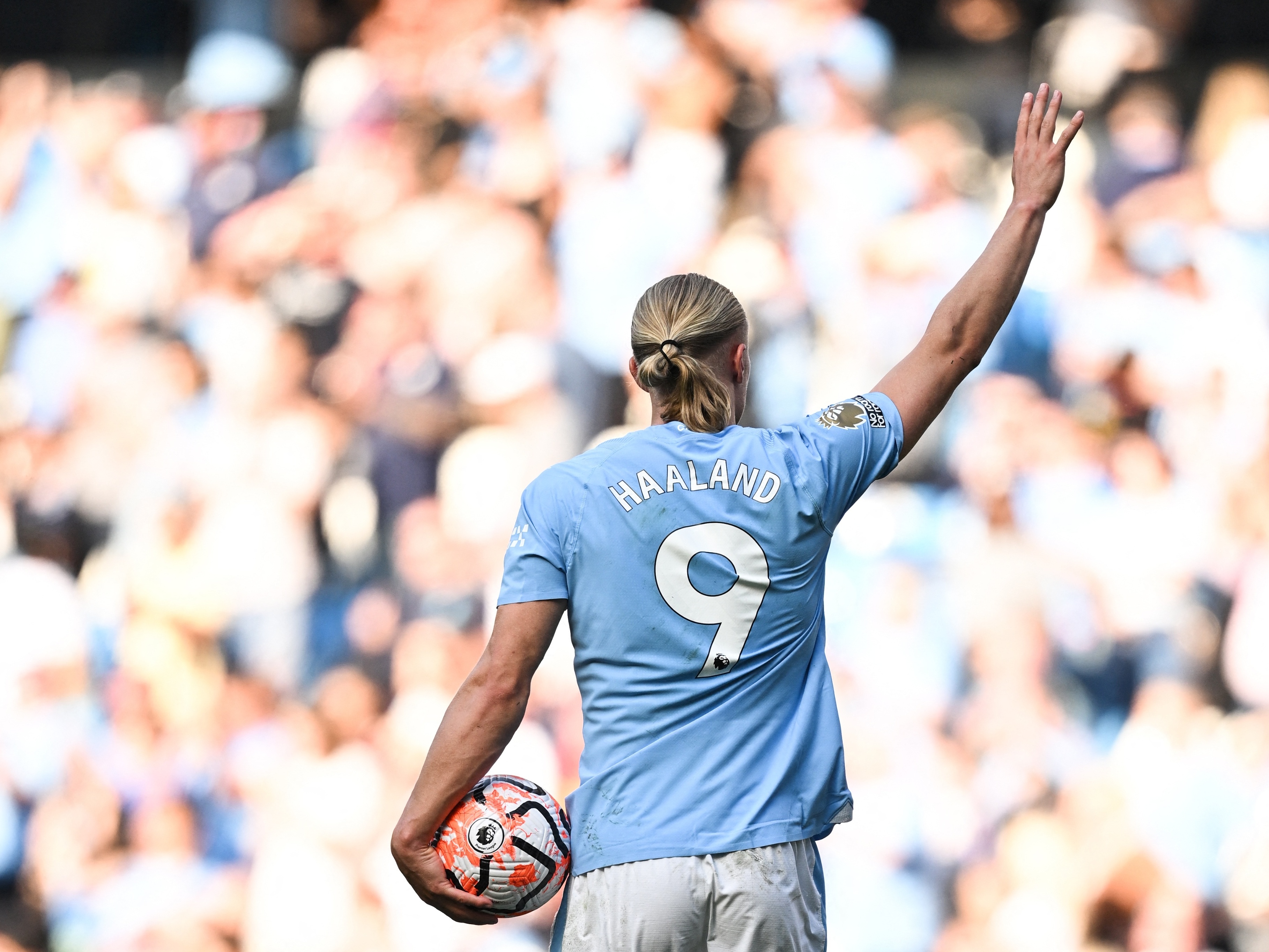 Manchester City goleia o Fulham e mantém 100% na Premier League