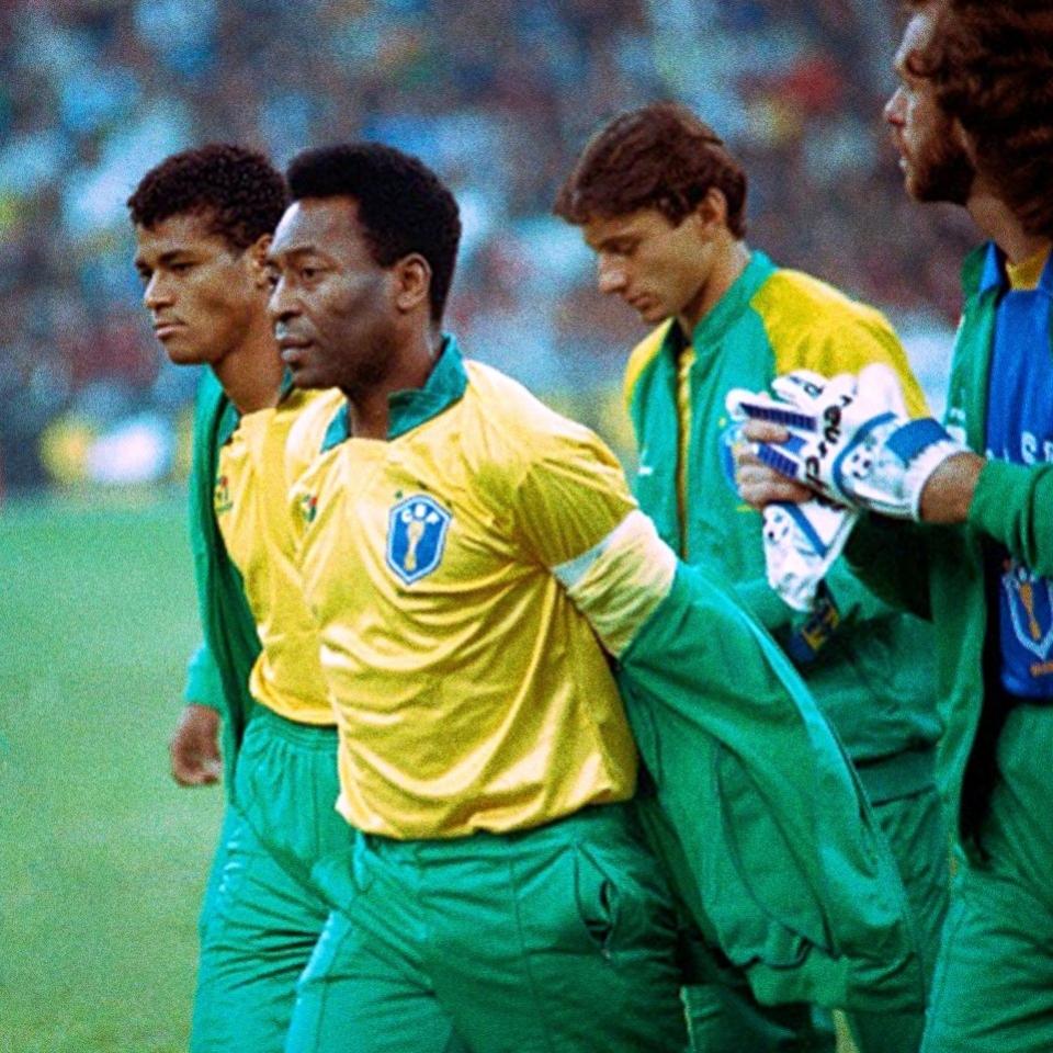 Arquivo De Corte: Topo Brasil Copa Do Mundo Futebol 014