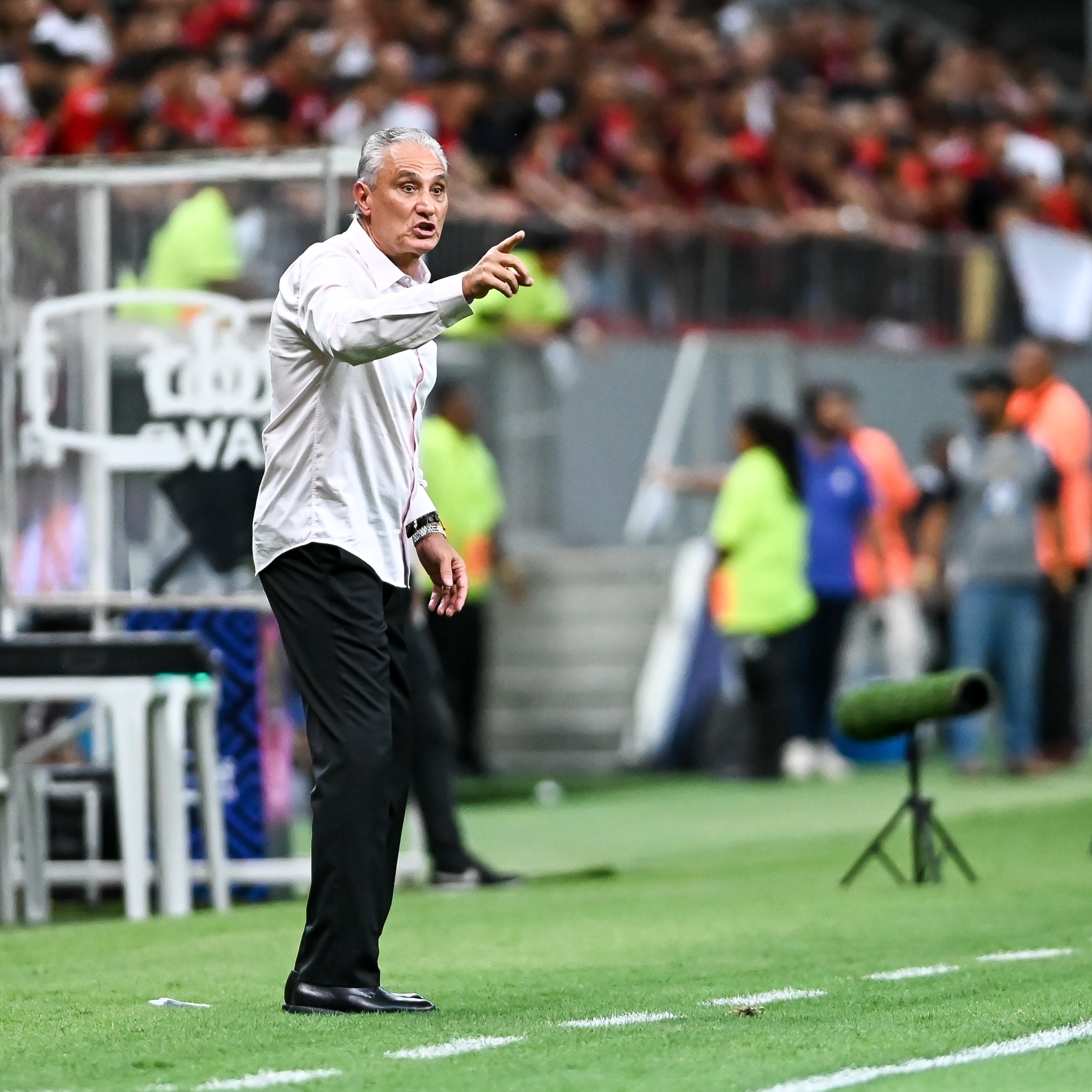 Tite diz que sofre com readaptação a clubes e é sincero sobre