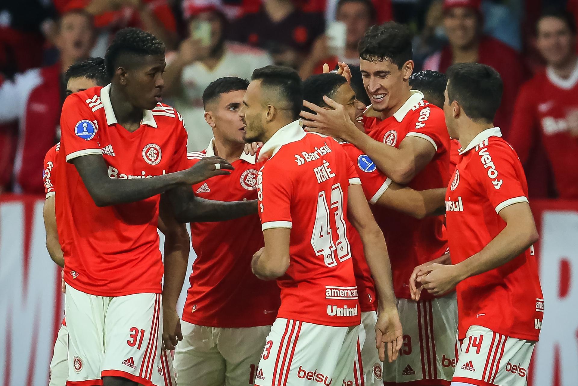 Saldanha: Rela&Atilde;&sect;&Atilde;&pound;o entre torcida e elenco azedou ap&Atilde;&sup3;s protesto no Inter