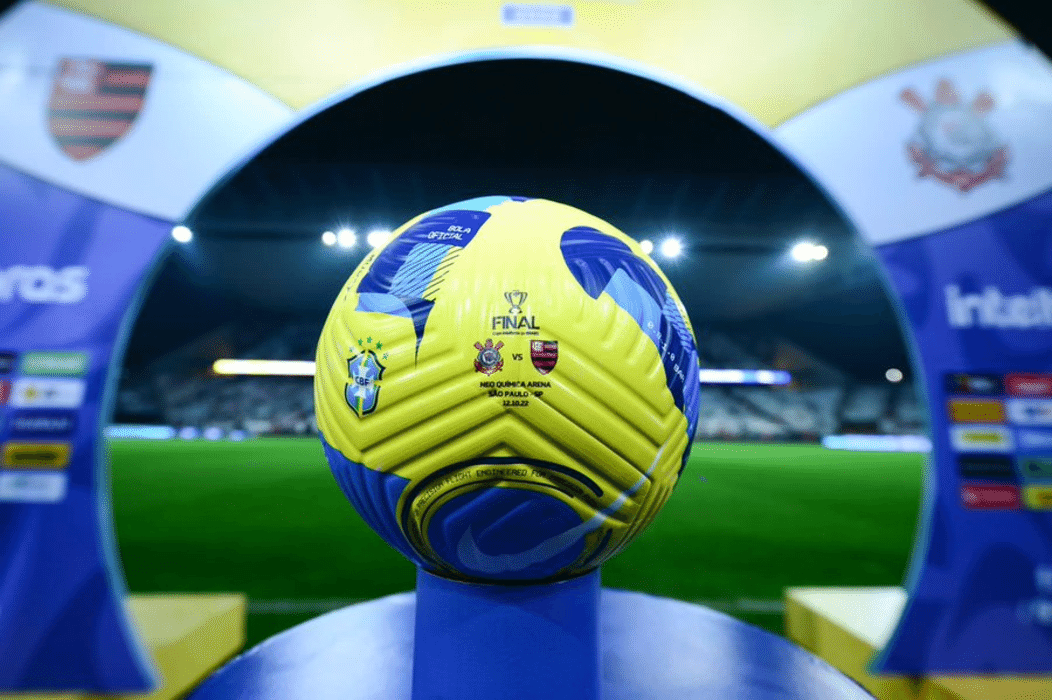 Bola Final Copa Do Brasil 2022 – Flamengo 1 X 1 Corinthians – Autografada  Por Todo Elenco Do Flamengo – Play For a Cause