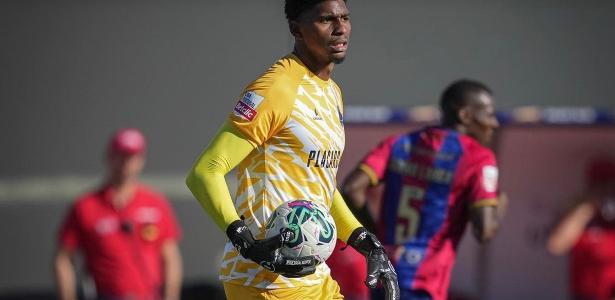 Parou O Di Maria Goleiro De Sa Da Do Flamengo Se Destaca Pegando Tr S