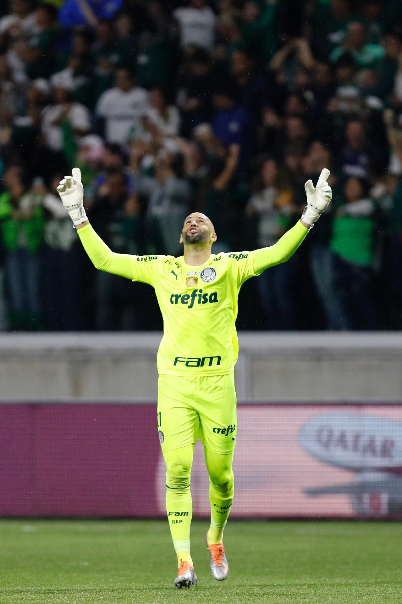 Weverton prevê saudade de jogar pelo Palmeiras, mas diz: O que vale nesse  momento é a vida