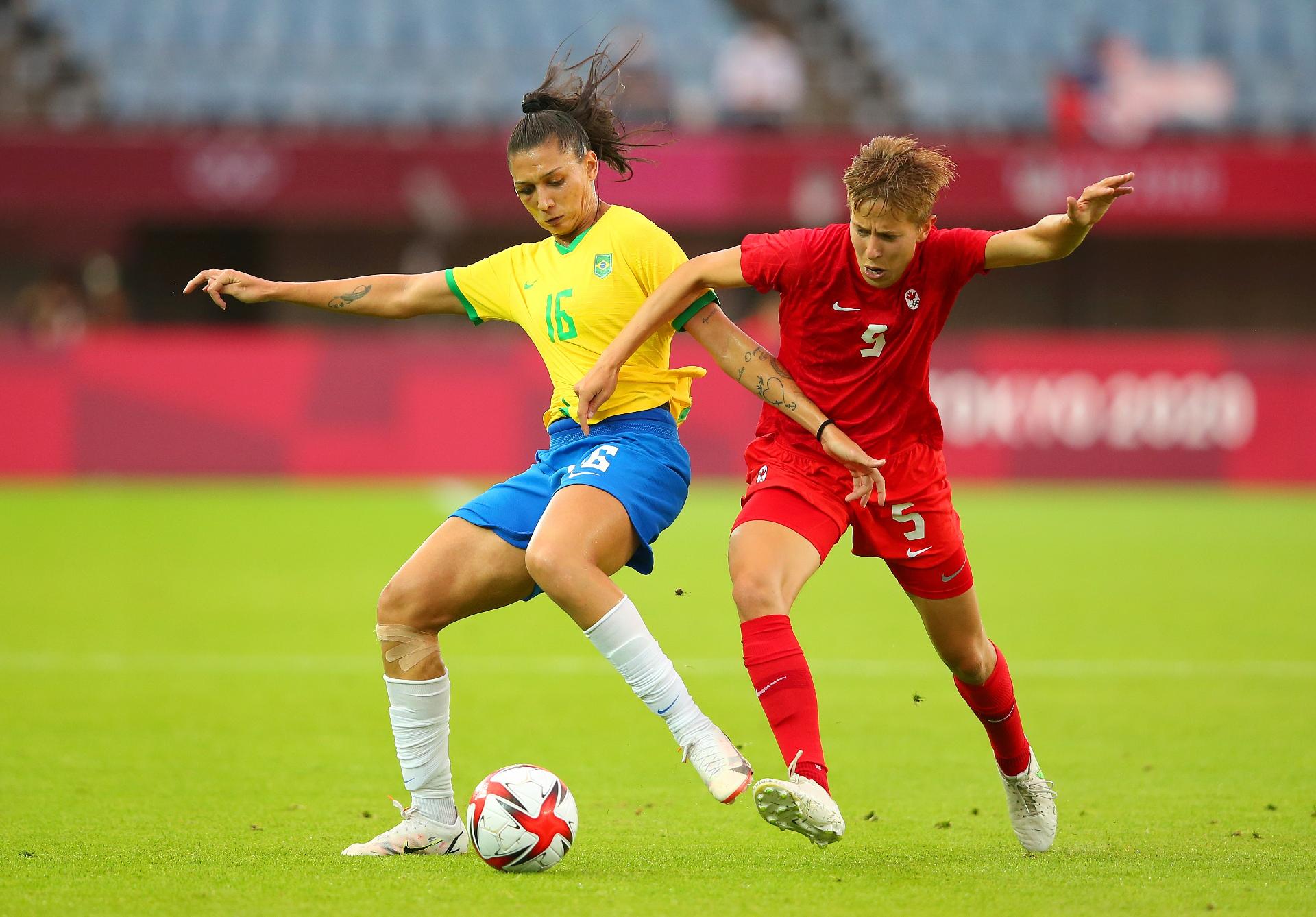 Jogando na Vila Belmiro, Brasil perde para o Canadá no futebol