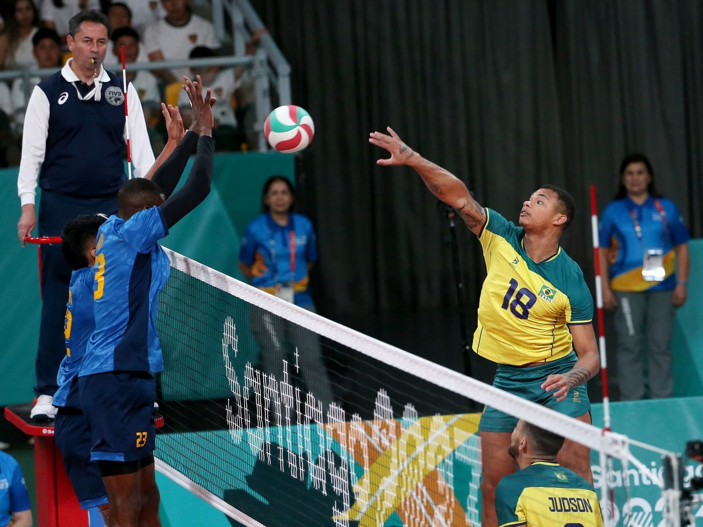 Pan: invicto, Brasil bate Cuba e vai às semifinais do vôlei