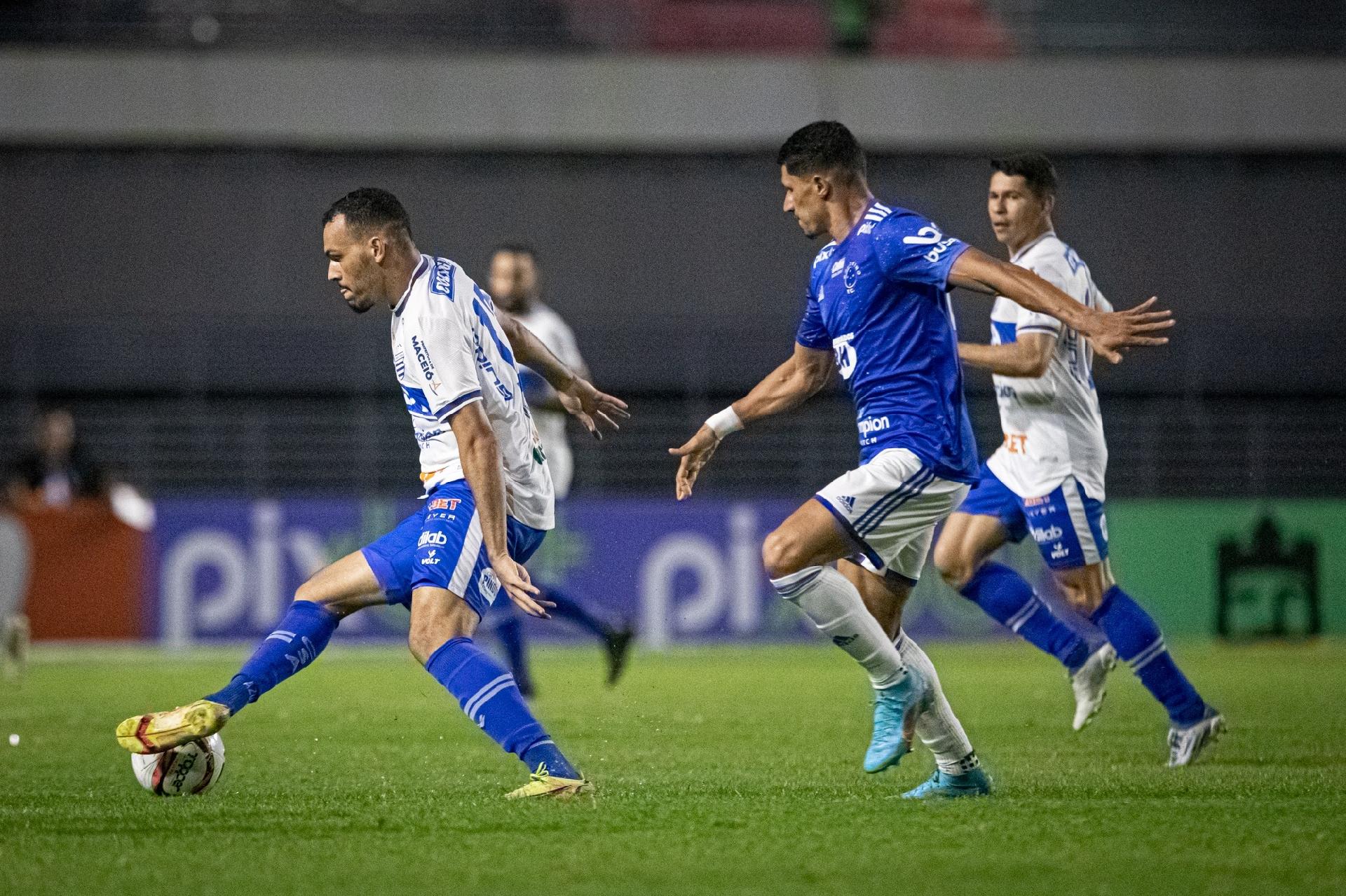 Cruzeiro 🦊 on X: HOJE TEM CRUZEIRO!!!!! 🦊💙 No último jogo do primeiro  turno, vamos em busca de nos isolar ainda mais na liderança! #CSAxCRU