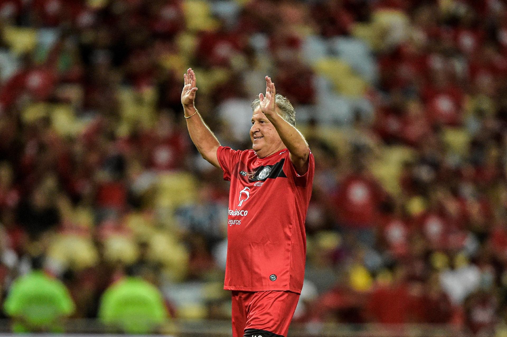 ZICO. Embora já possuísse a maior torcida do Brasil, o Flamengo só