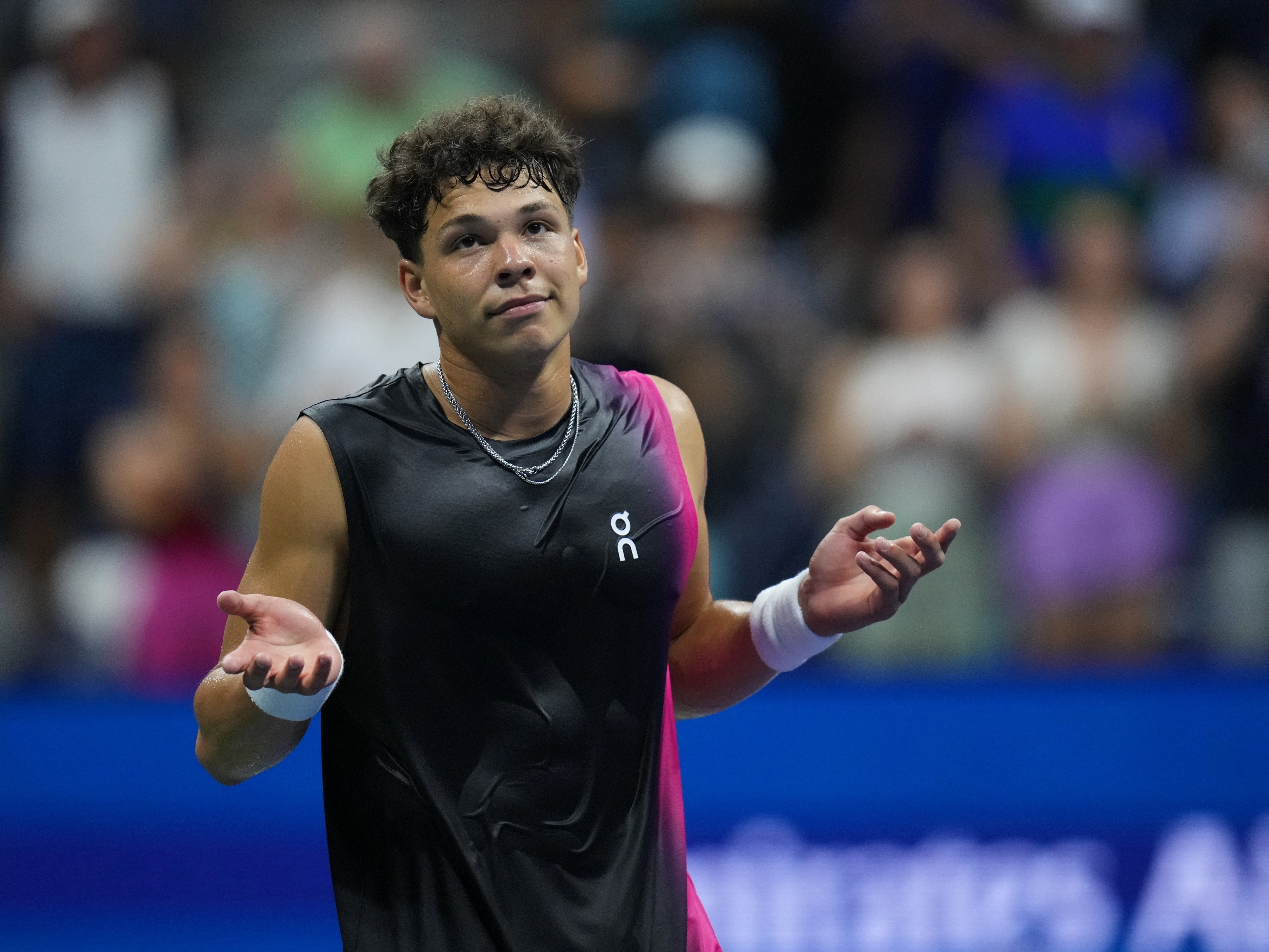 Ténis: Ben Shelton vence duelo norte-americano rumo às meias-finais do US  Open - Futebol 365