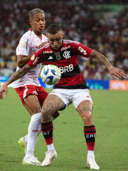 Flamengo pede desconto para acertar pacote de jogos no Engenhão