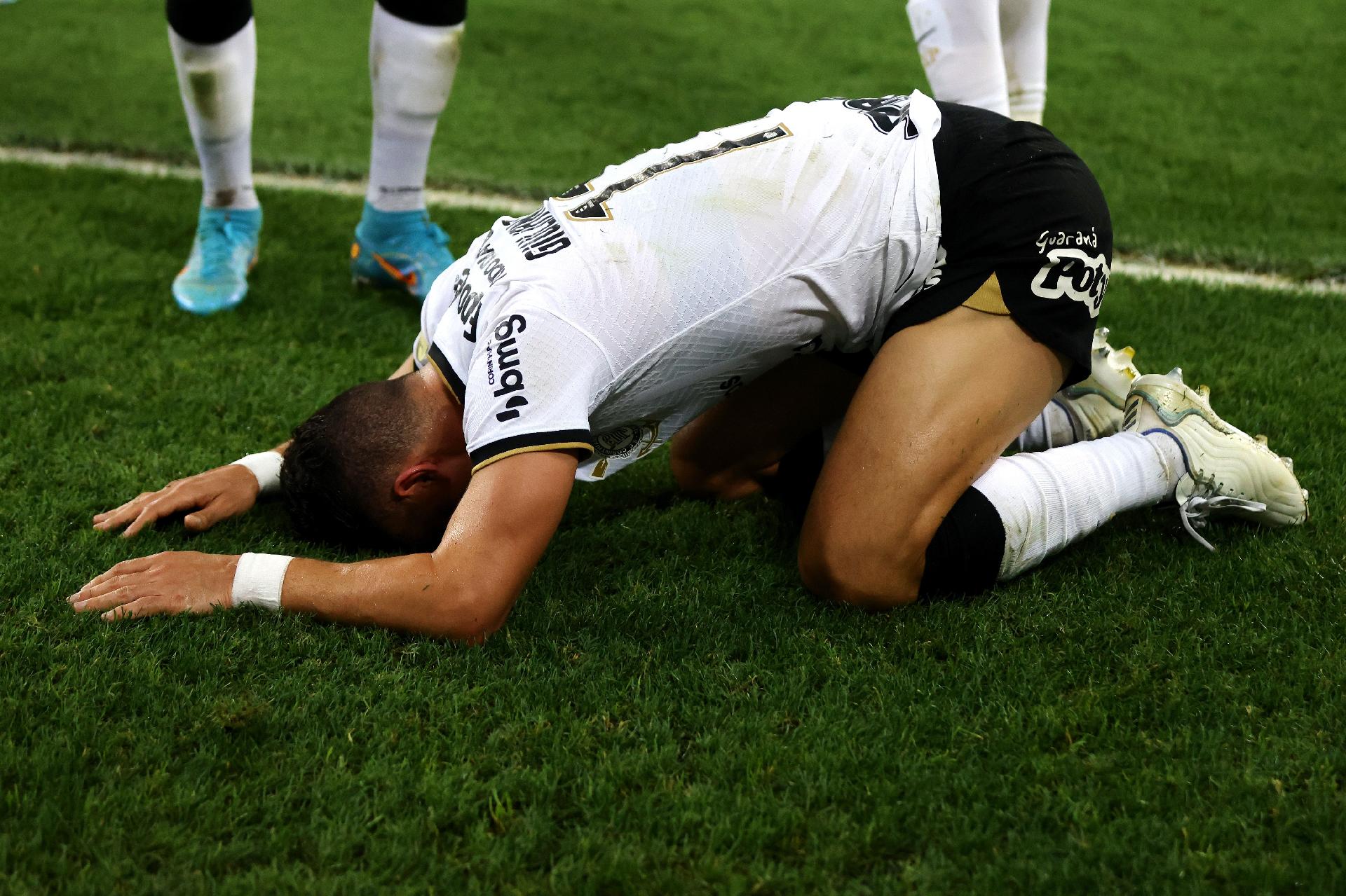 Giuliano avalia empate do Corinthians e reconhece momento