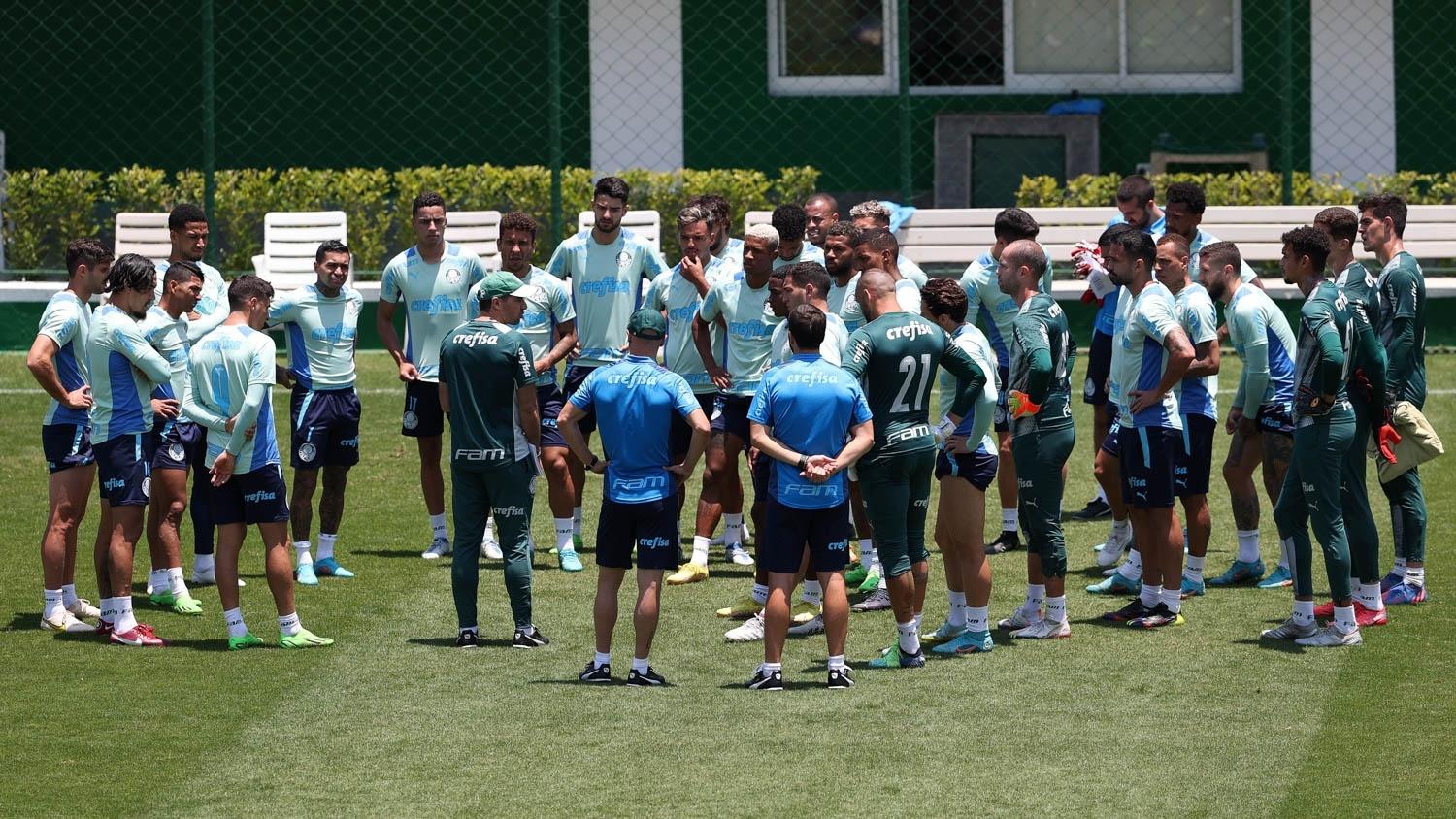 Palmeiras se reapresenta com treino técnico após classificação à