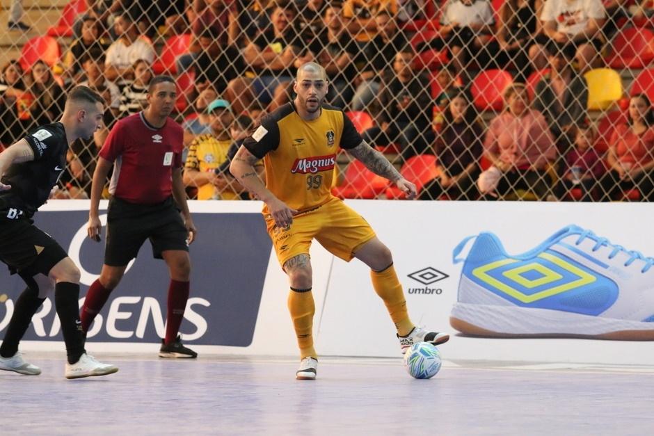 Corinthians luta, mas é superado por Magnus nos pênaltis na semifinal do  Mundial de Futsal