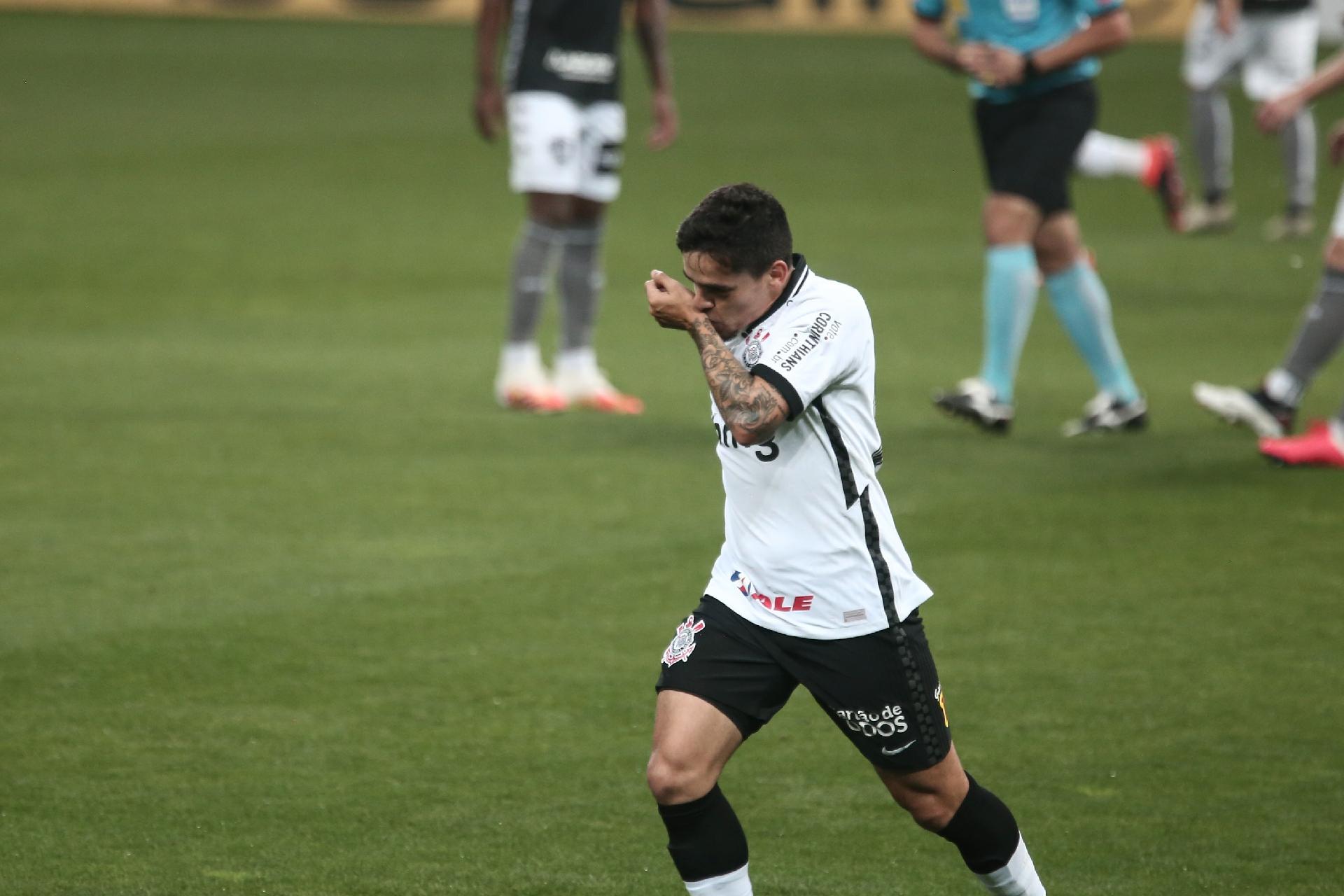 Giuliano avalia empate do Corinthians e reconhece momento