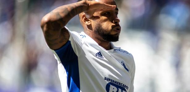 Edu Fora Pezzolano Muda Forma O Do Cruzeiro Diante Do Oper Rio