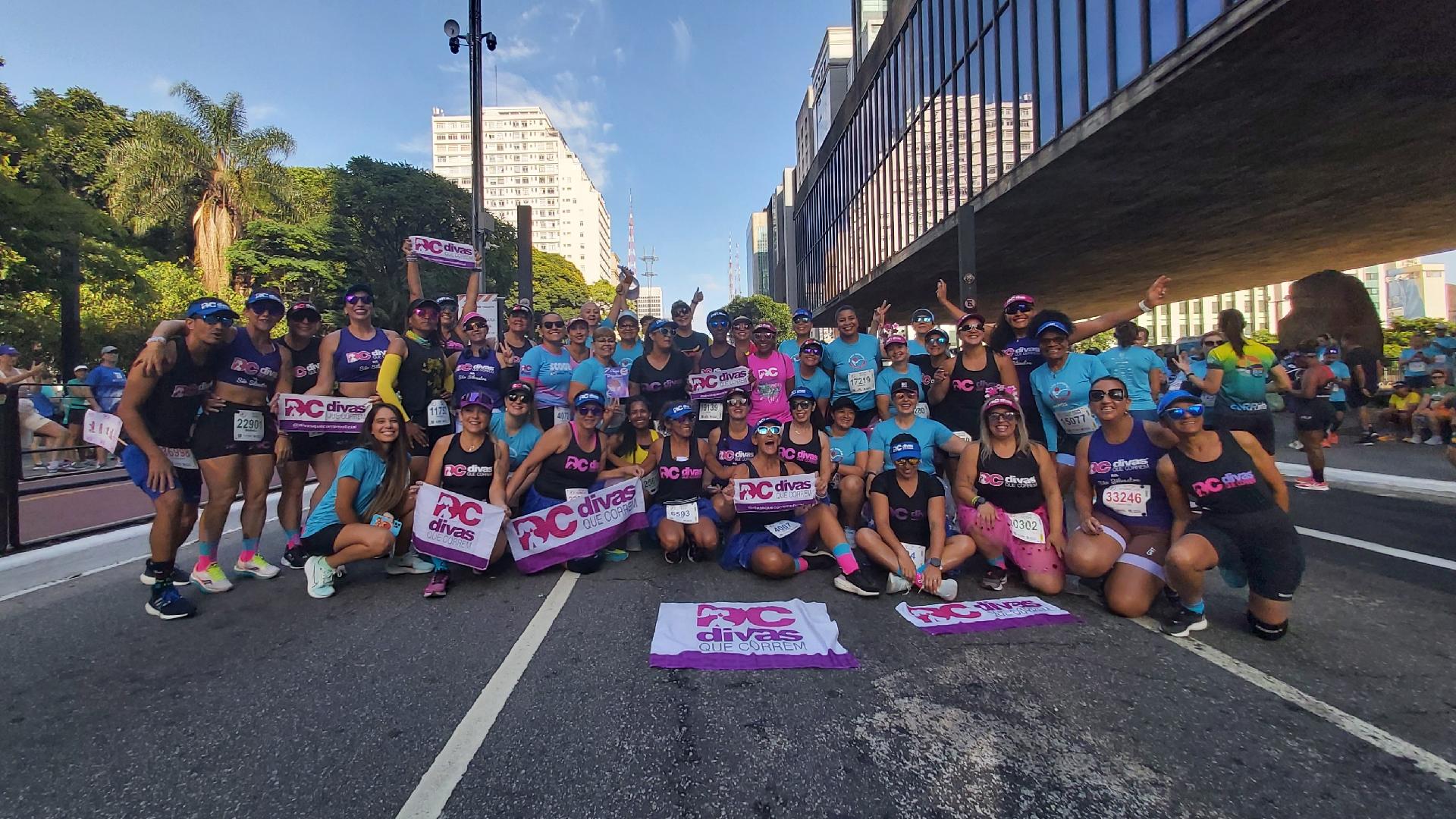 Grupo de mulheres supera câncer e luto por São Silvestre mais rosa