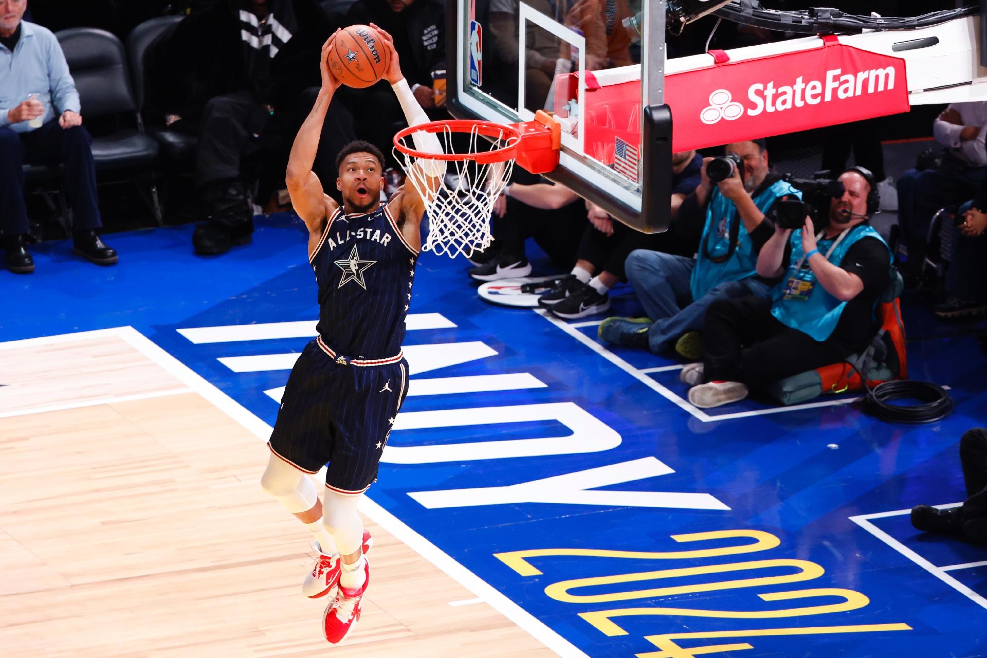 giannis-antetokounmpo-do-time-