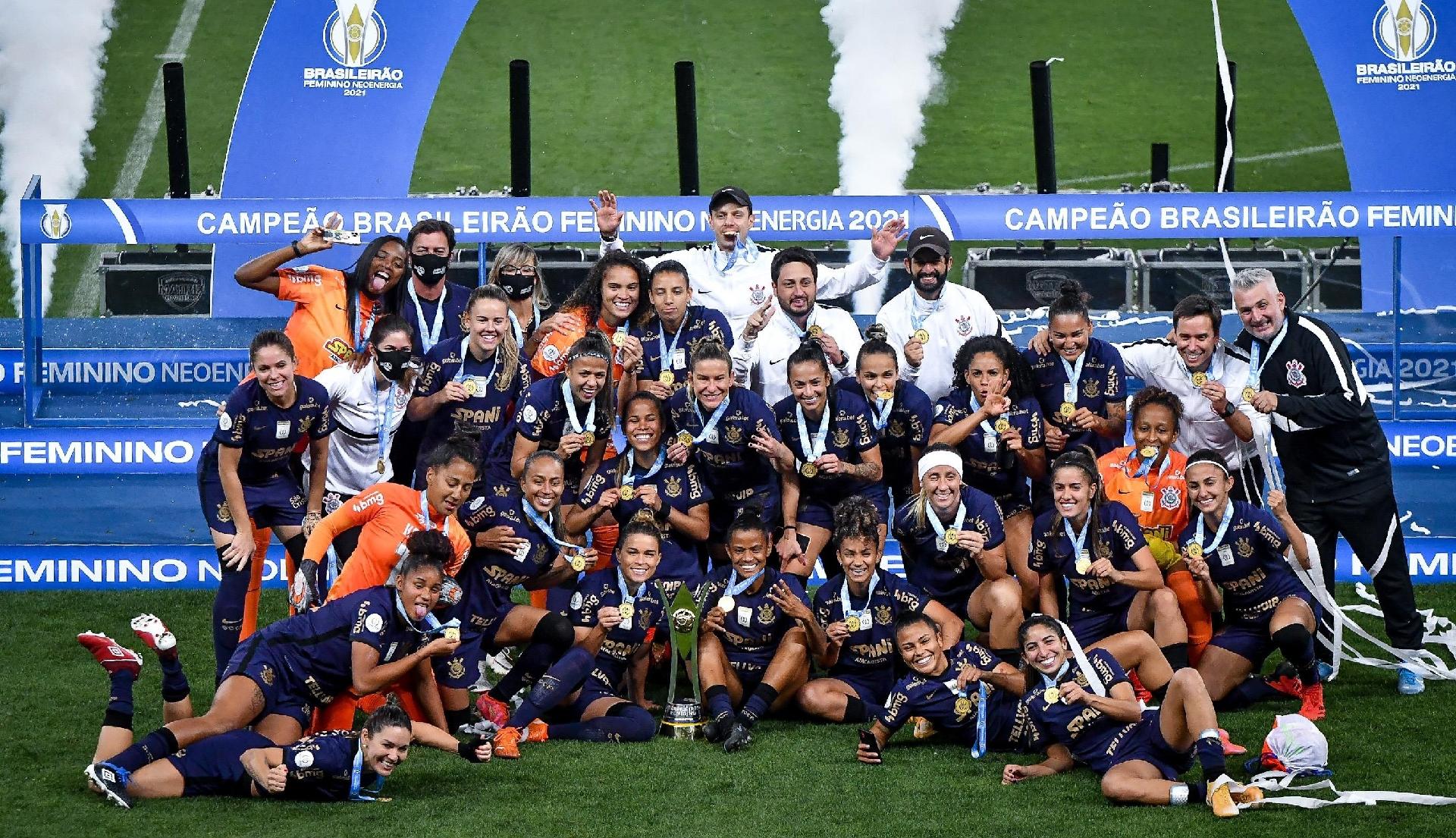 Corinthians atropela o Palmeiras e ganha o Brasileiro Feminino pela 3ª ...