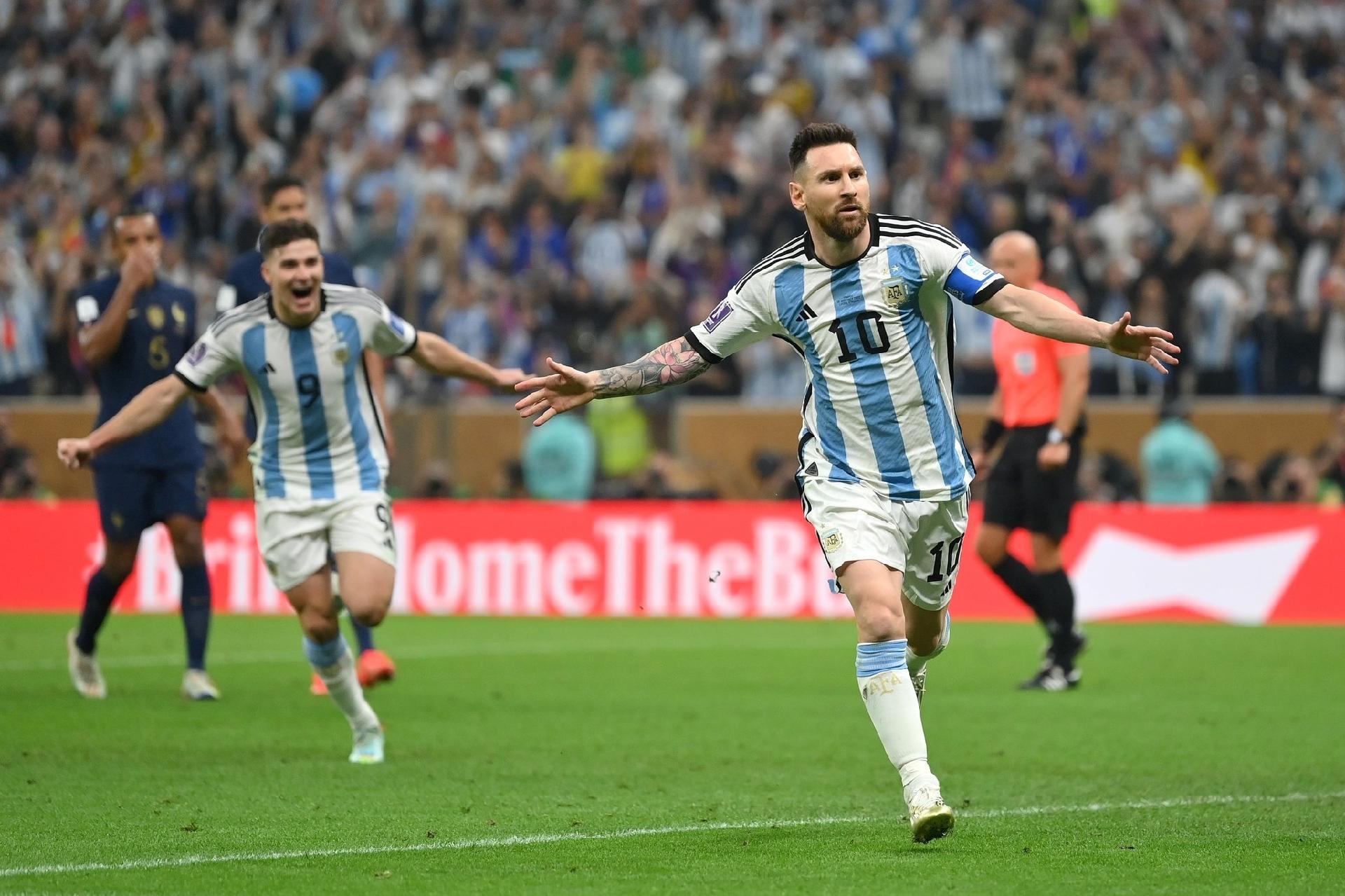 Argentina x França: Com pênalti polêmico, Messi faz história com gol pela  Argentina