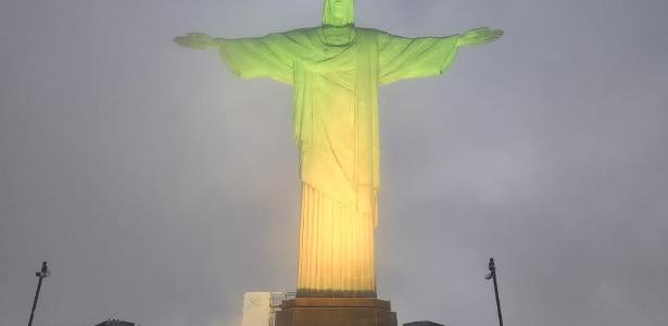 Pelé morre Cristo Redentor homenageia Pelé e terá iluminação especial