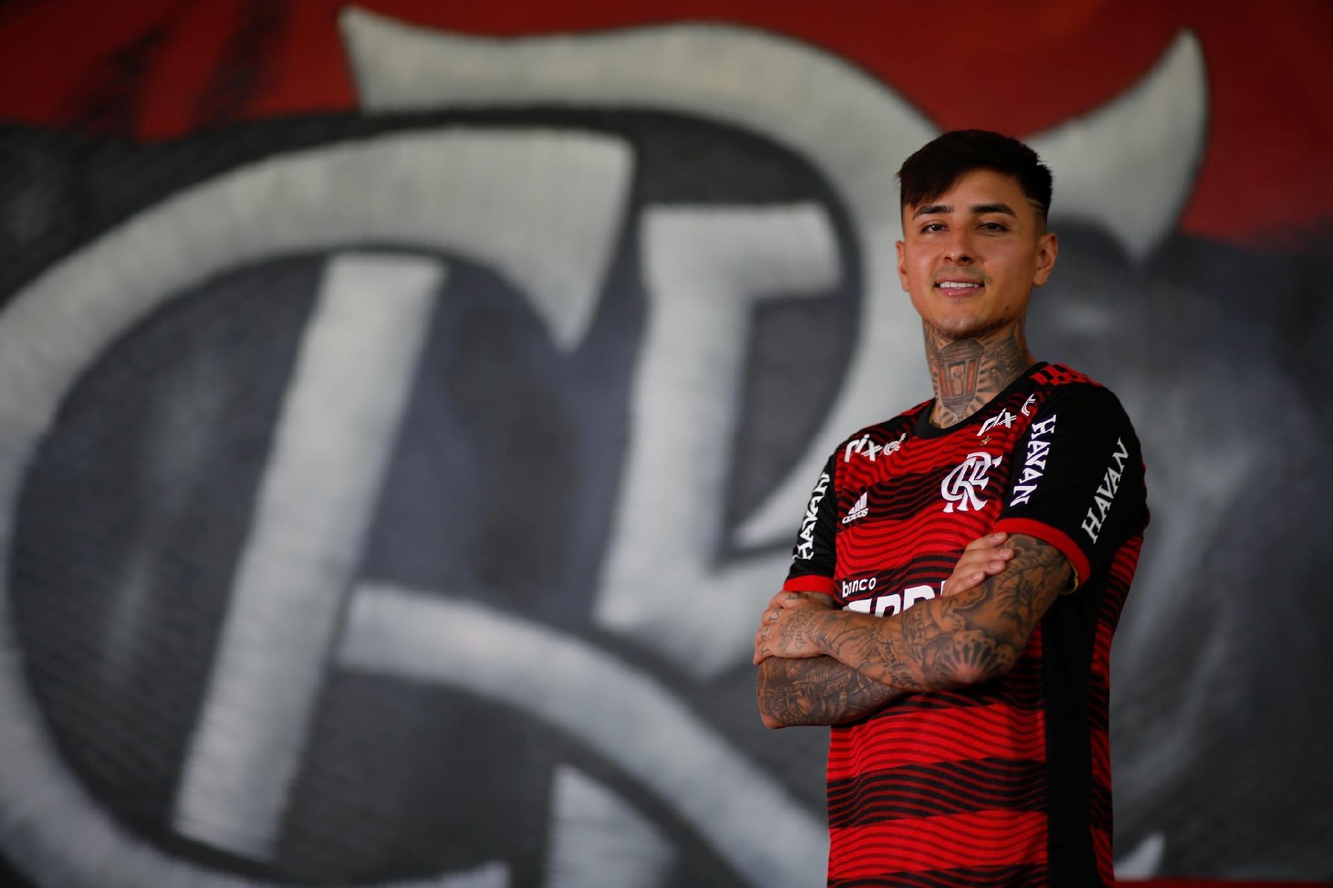 Erick Pulgar tem situação avaliada e pode entrar na barca do