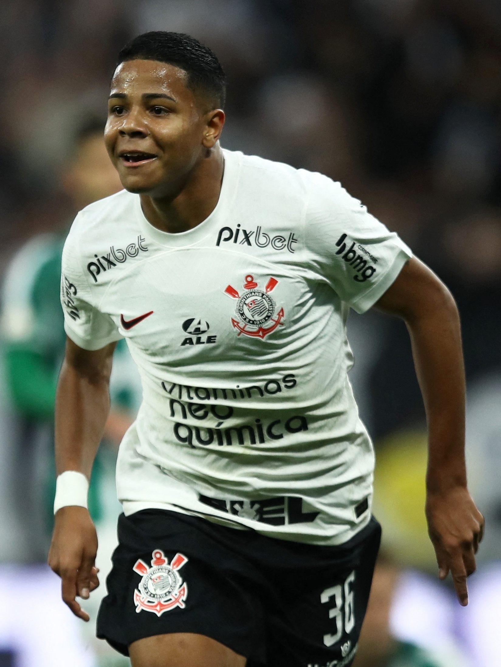 Corinthians estende contrato de Wesley