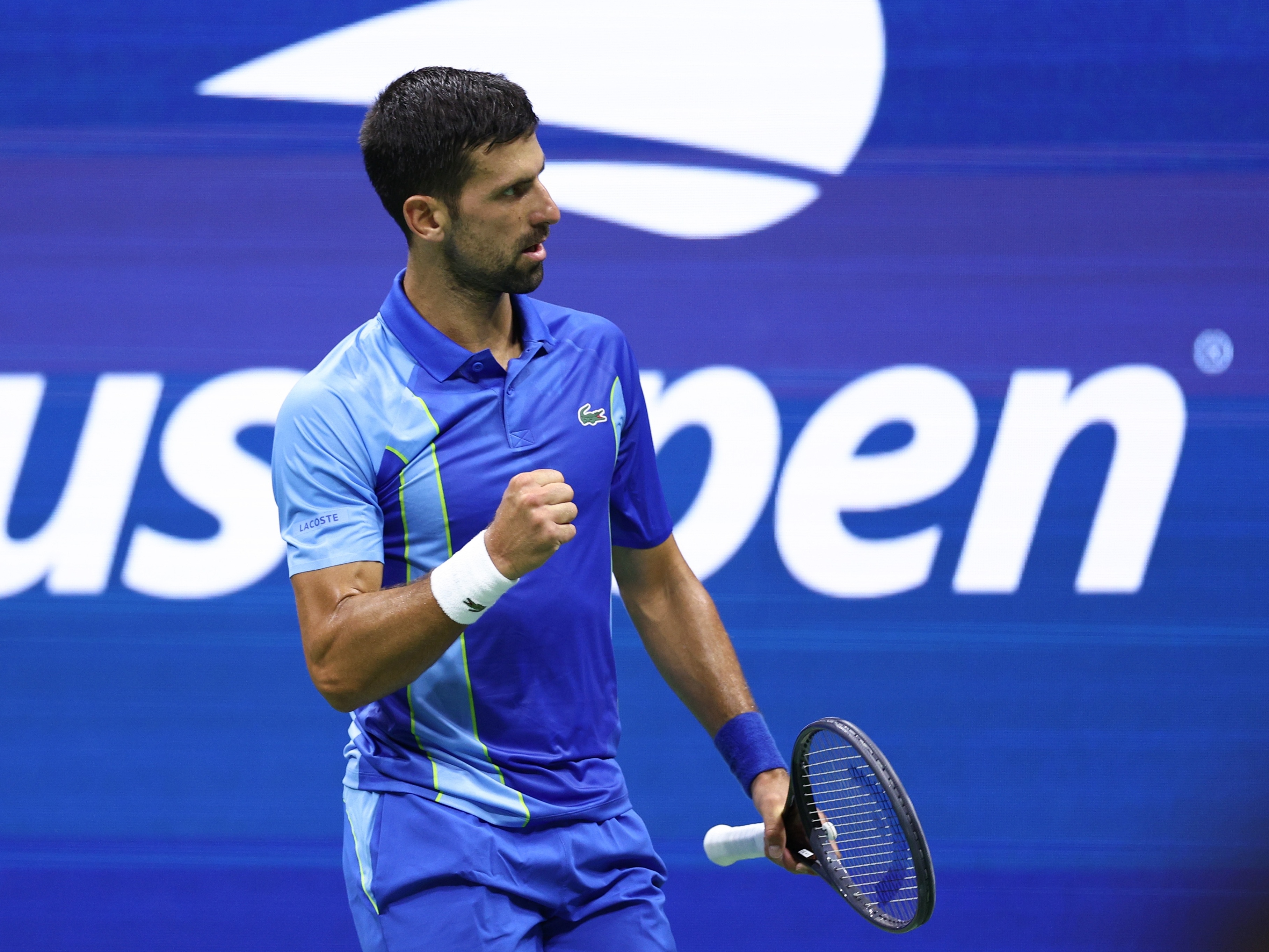 Djokovic vai à semi do US Open e está a 2 jogos de recorde