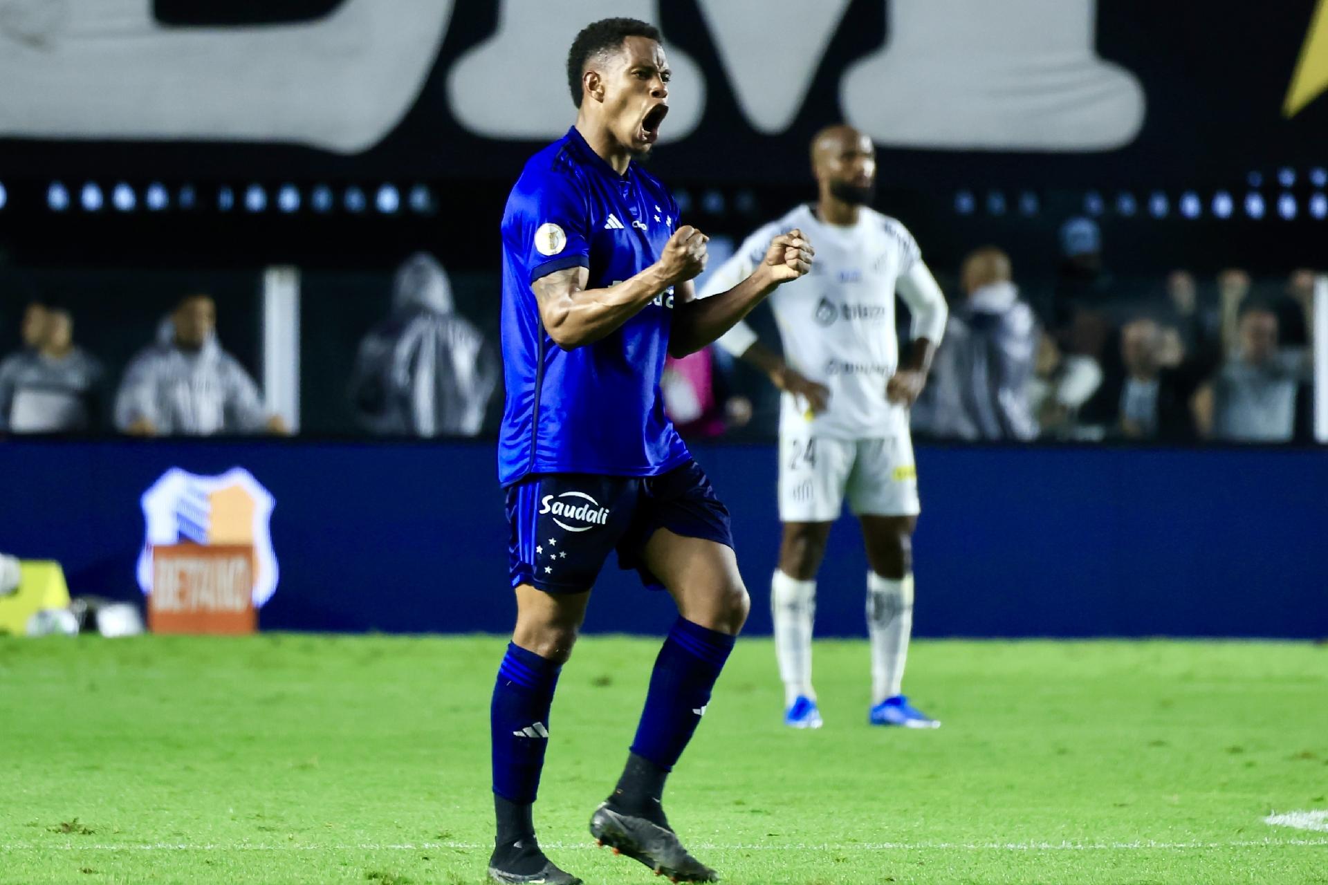 Cruzeiro vence o Santos na Vila e afunda ainda mais o rival no Z-4