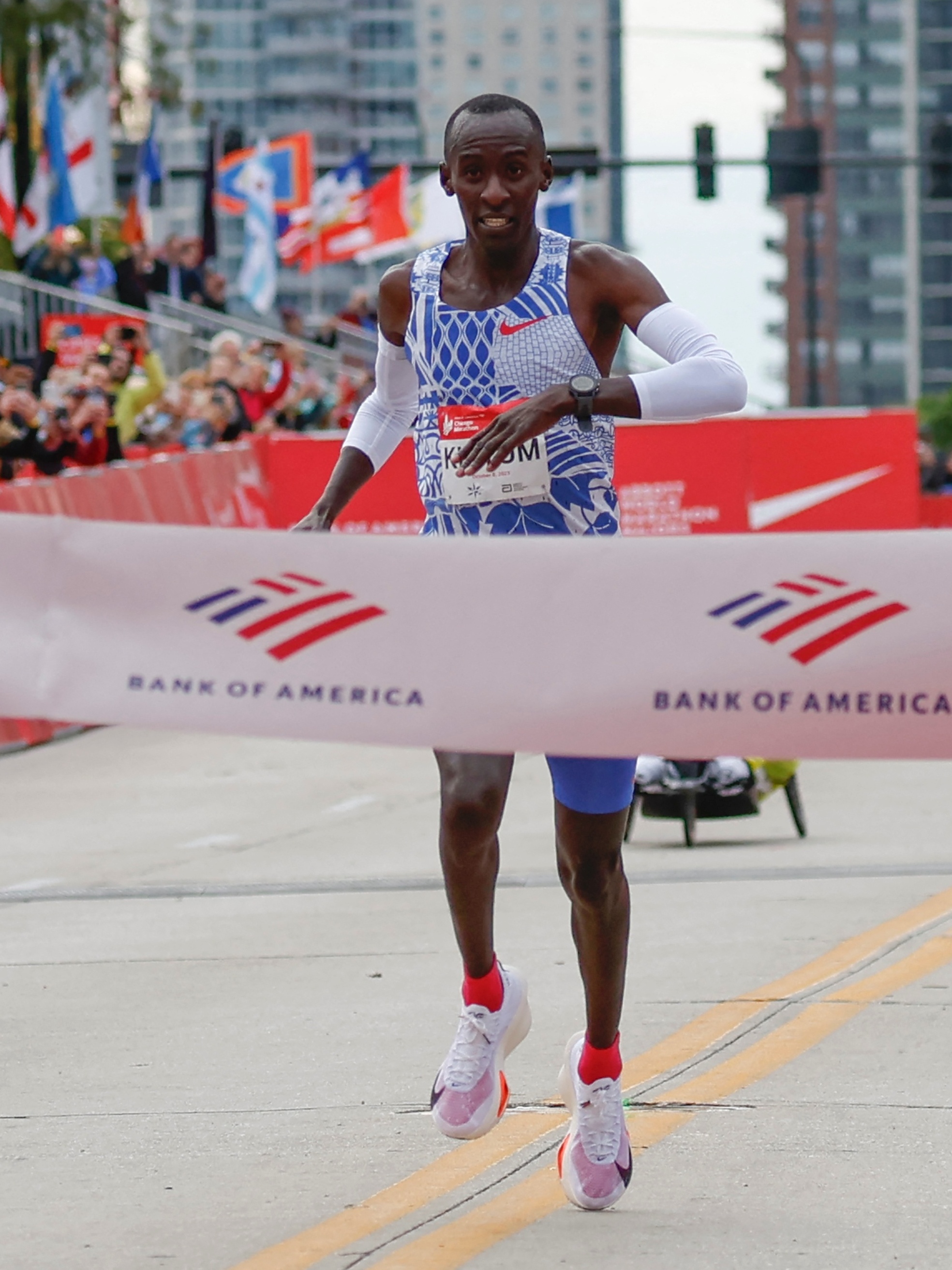 Vencedor da maratona de Viena é desqualificado por espessura do tênis, atletismo