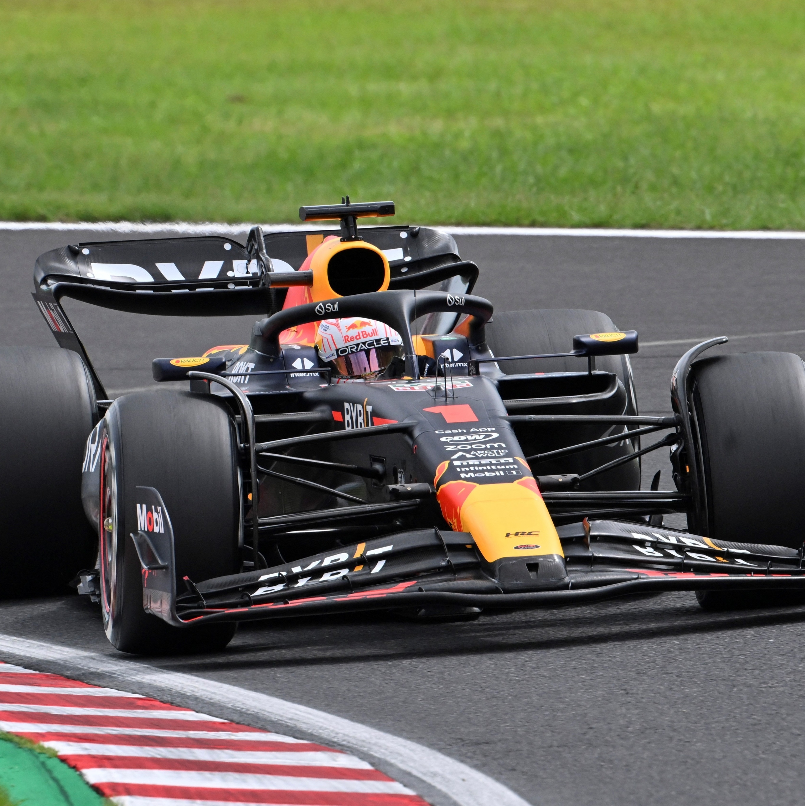 F1, GP Japão, TL1: Max Verstappen regressa ao topo da tabela de