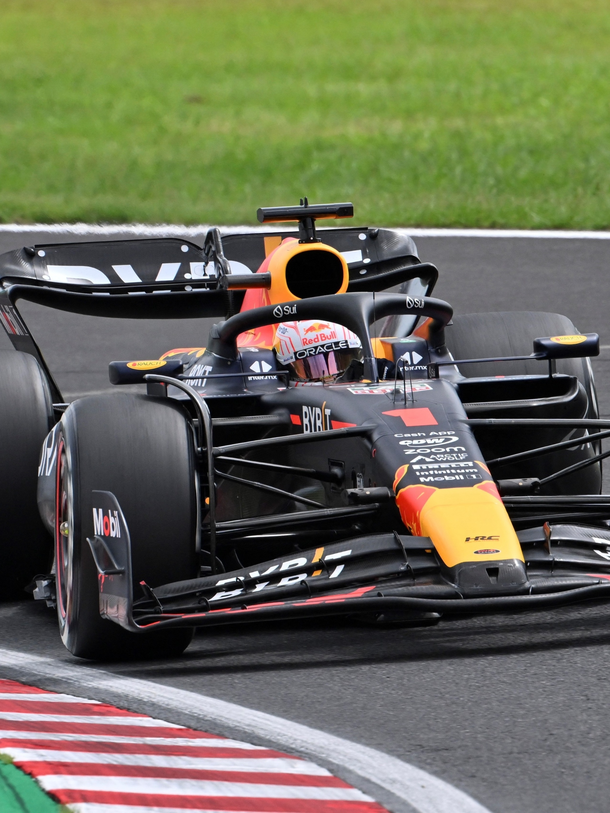 GazetaWeb - GP do Japão: Verstappen lidera 2º treino e Gasly bate no fim