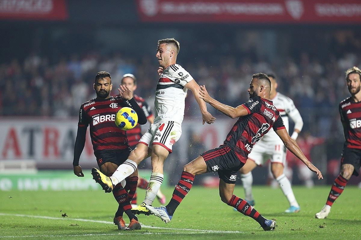 Flamengo x São Paulo: onde assistir, escalações, horário e arbitragem