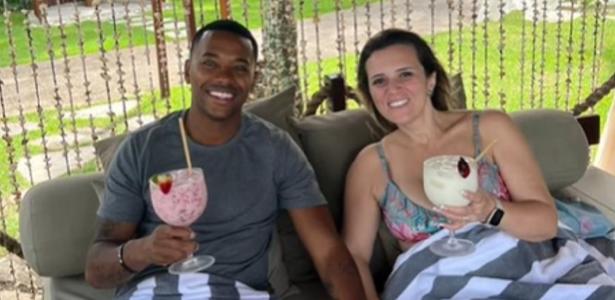 Robinho Posa Drink Ao Lado Da Esposa Em Meio A Udios Sobre Crime