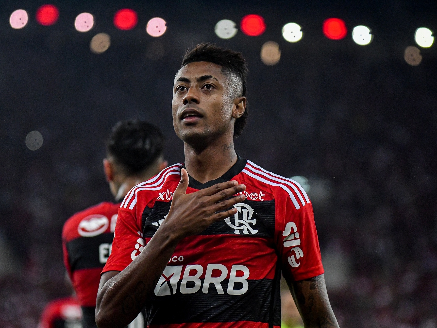 Por que Bruno Henrique e Ayrton Lucas desfalcam o Flamengo contra o  Athletico pelo Campeonato Brasileiro?