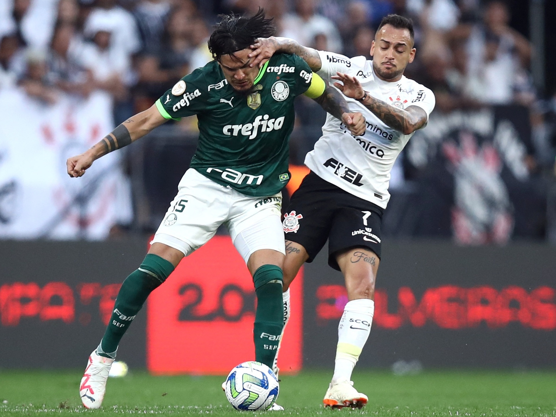 SÃO PAULO, SP - 17.03.2022: PALMEIRAS X CORINTHIANS - Gustavo Gómez in the  match between Palmeiras X Corinthians, valid for the 6th round (delayed) of  the 2022 Campeonato Paulista, held at the