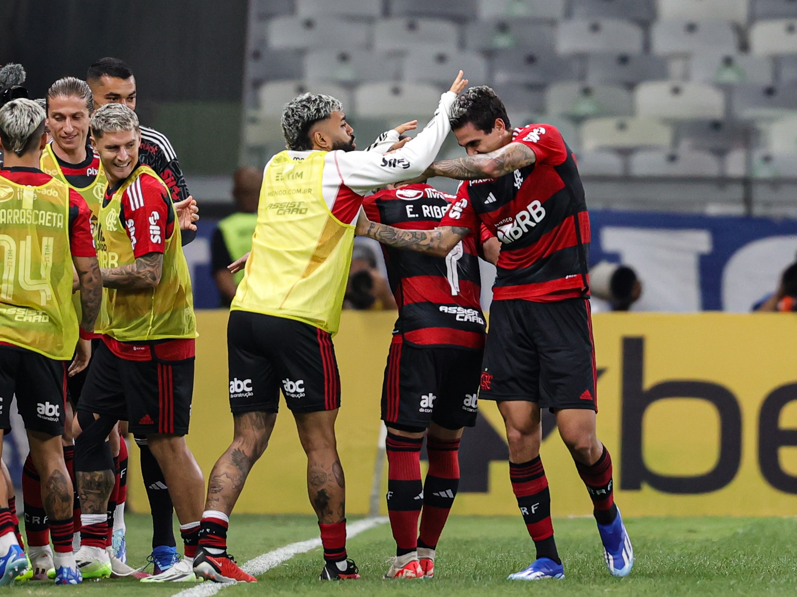 Clássico entre Atlético e Flamengo tem ativação do ABC da Construção