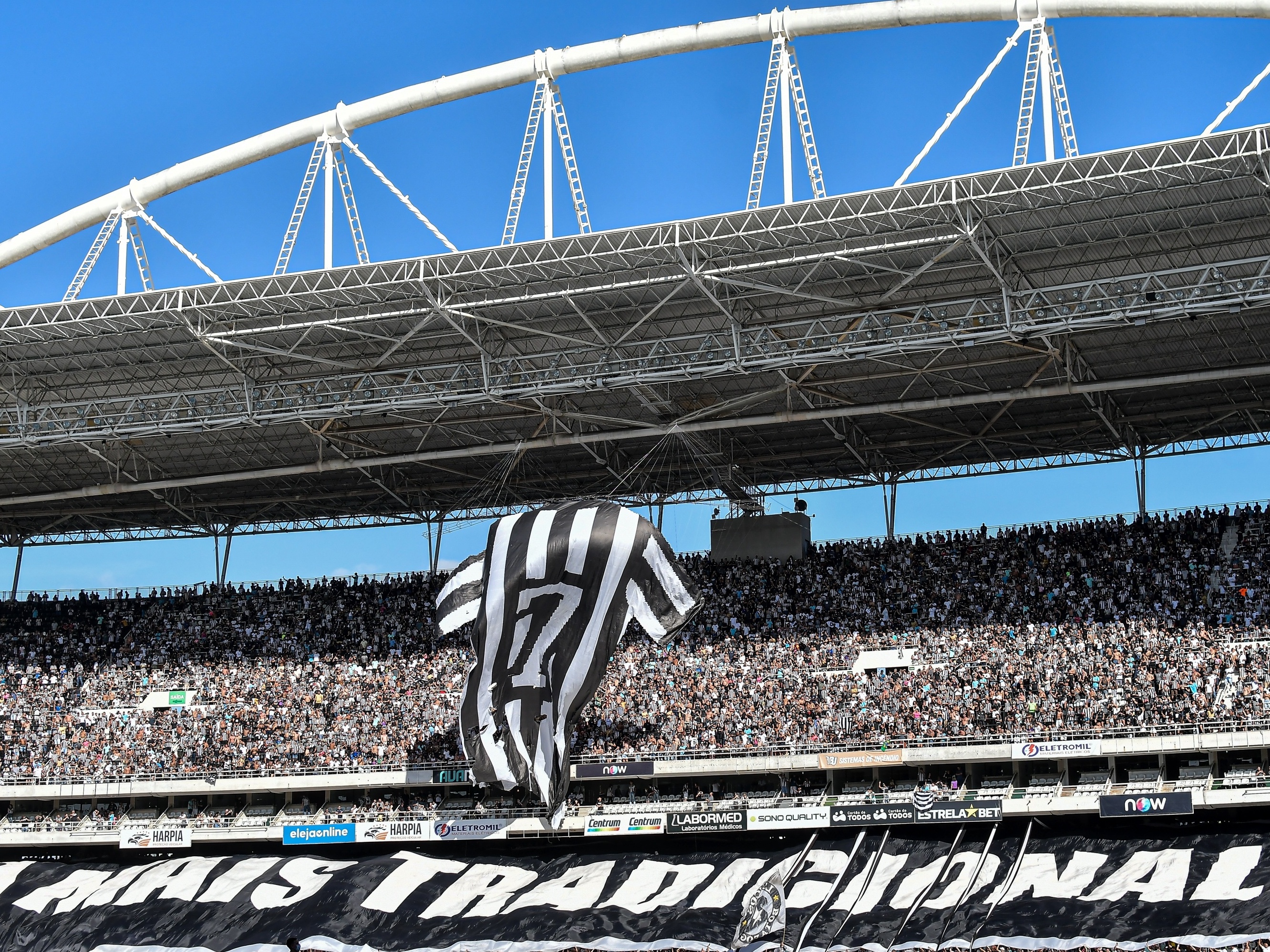 Botafogo tenta reatar casamento com a torcida no último jogo do ano