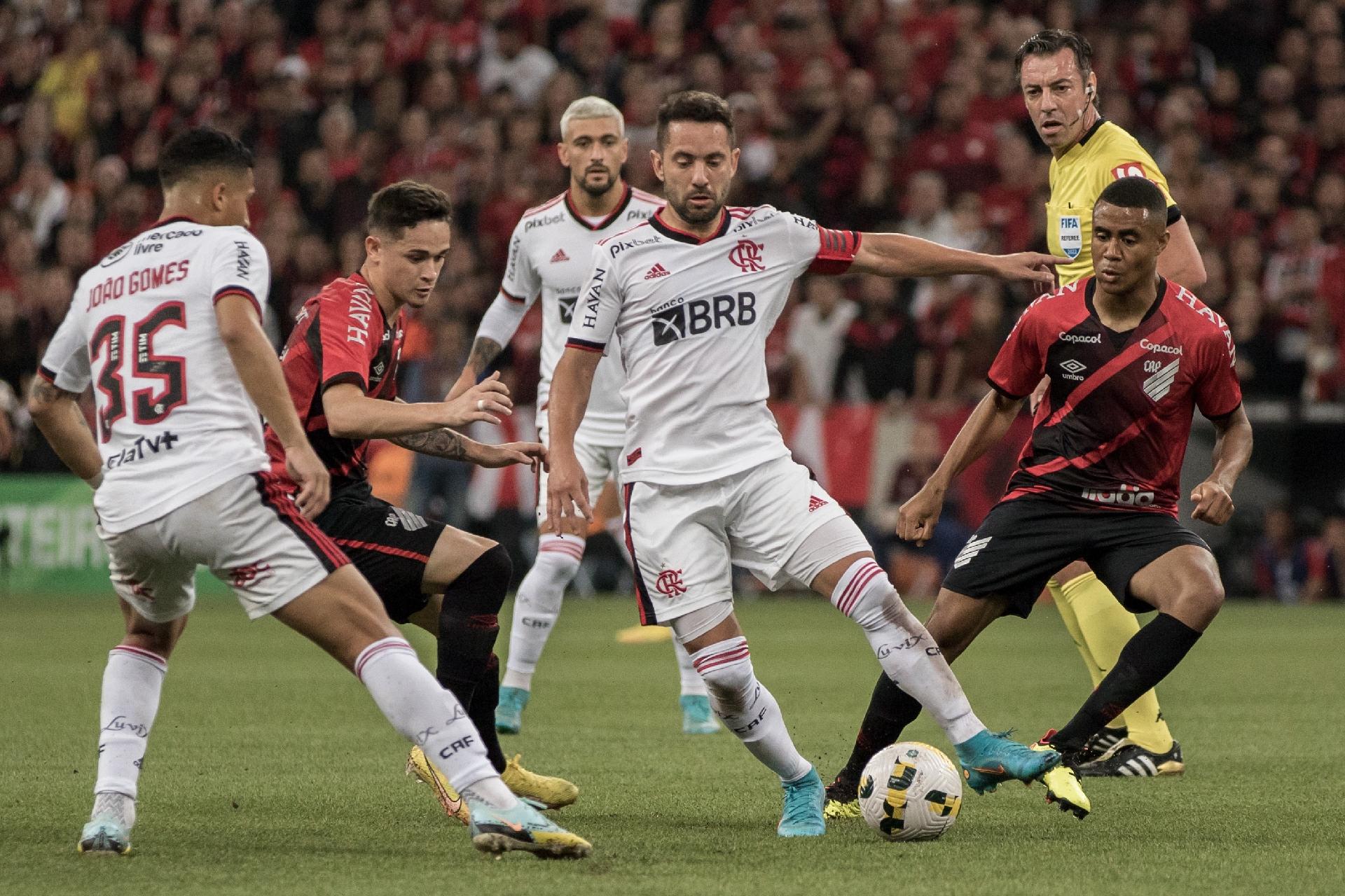 Final da Libertadores do SBT terá pré-jogo de mais de 2h e 17 profissionais  no Equador