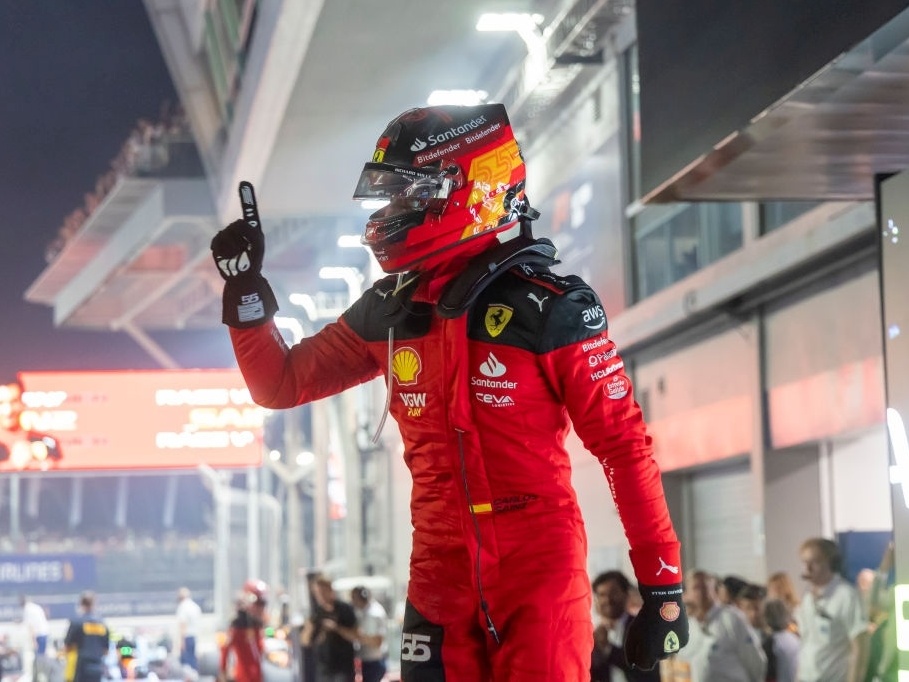 GP de Singapura: Ferrari mostra força de novo, e Sainz lidera