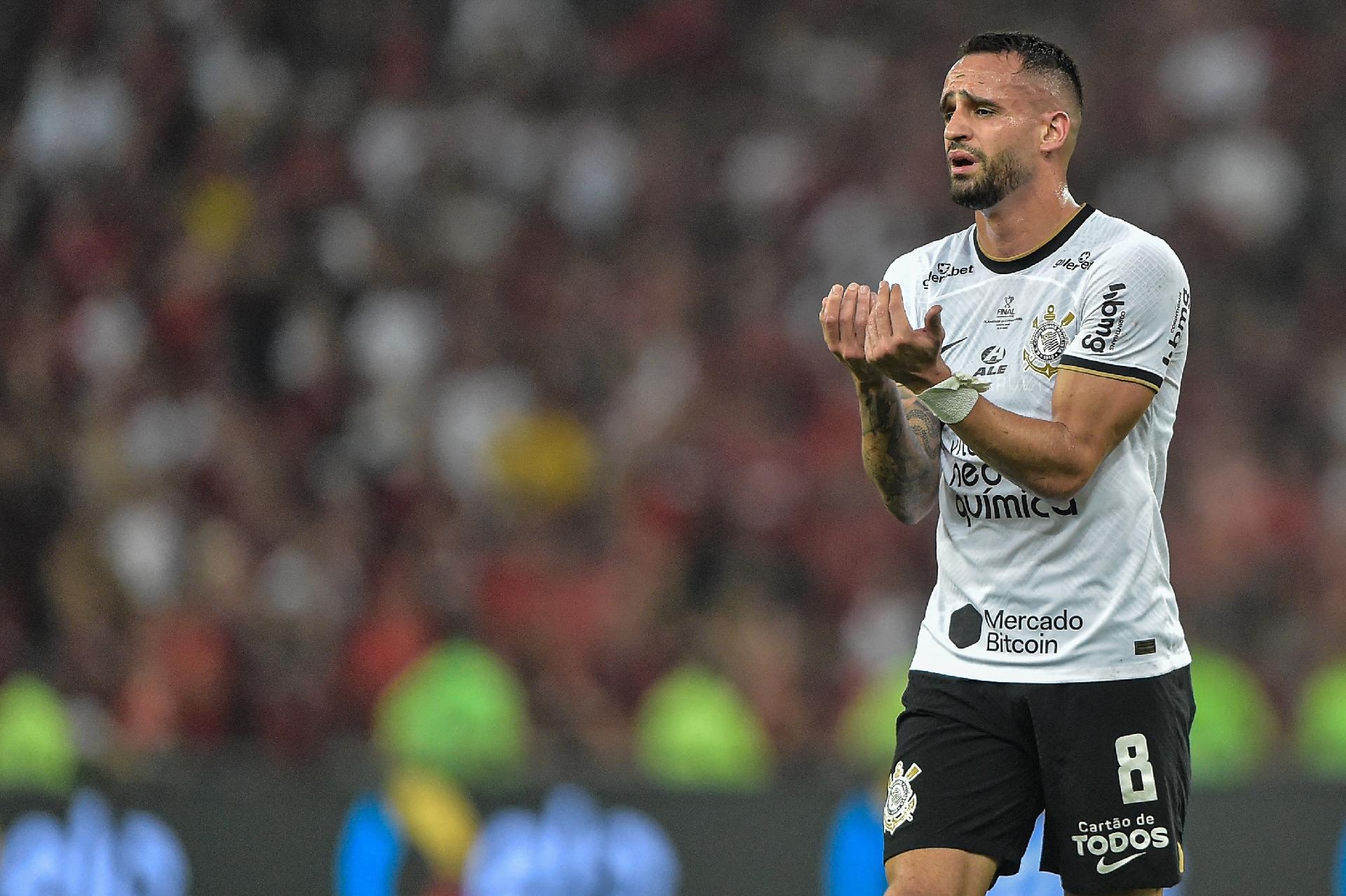 Torcedores do Corinthians lamentam dores de Renato Augusto: 'Pecado