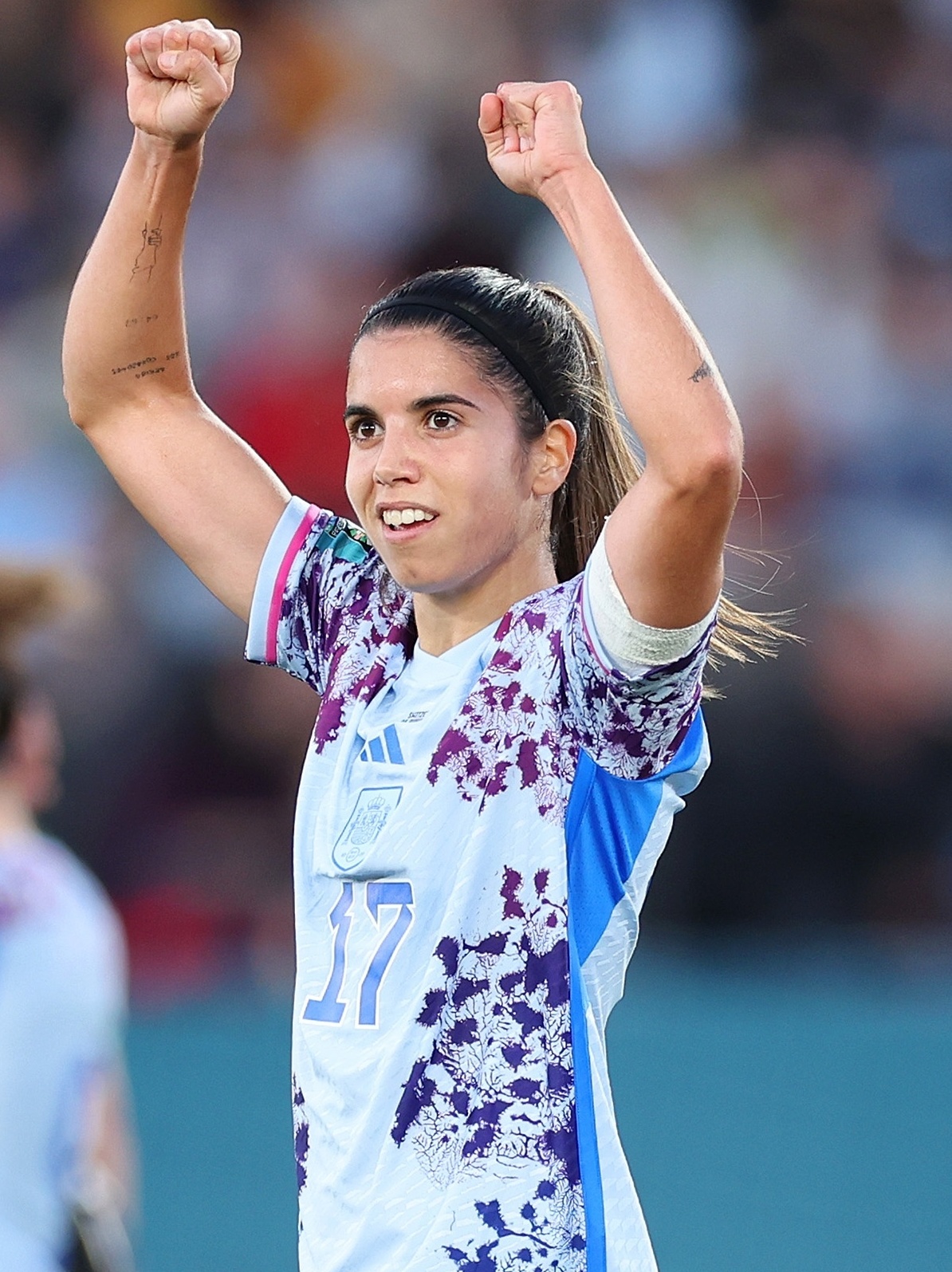 Futebol feminino surge nos anos 20, é proibido até 79 e