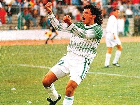 Placar 90 - 𝙌𝙪𝙚𝙢 𝙨𝙚 𝙇𝙚𝙢𝙗𝙧𝙖 ??? El diablo 𝘌𝘵𝘤𝘩𝘦𝘷𝘦𝘳𝘳𝘺  🇧🇴 Nada mais nada menos que o melhor jogador Boliviano de todos os tempos,  o diablo Etcheverry como era conhecido fez história